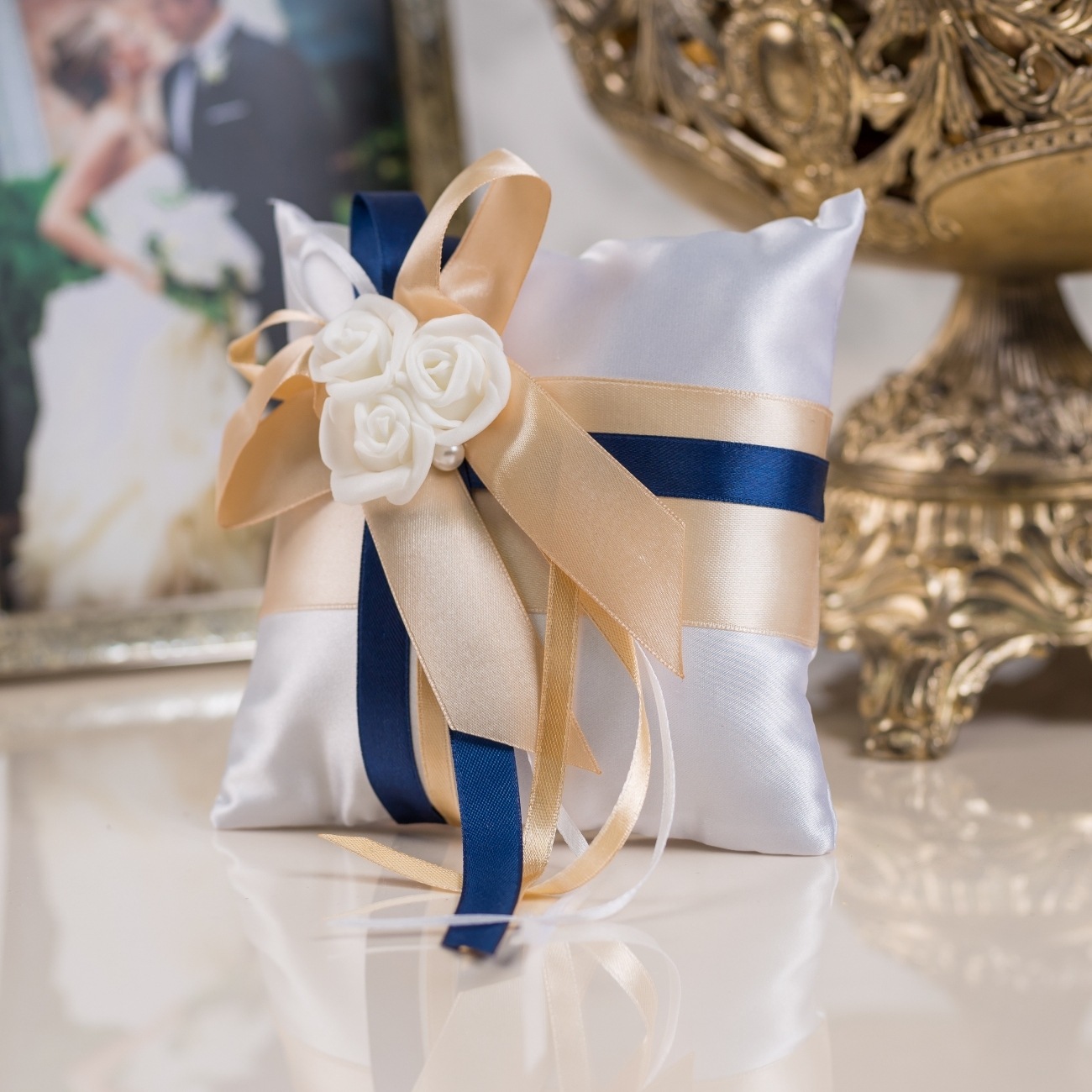 Подушечки для колец с цветами ручной работы на свадьбу