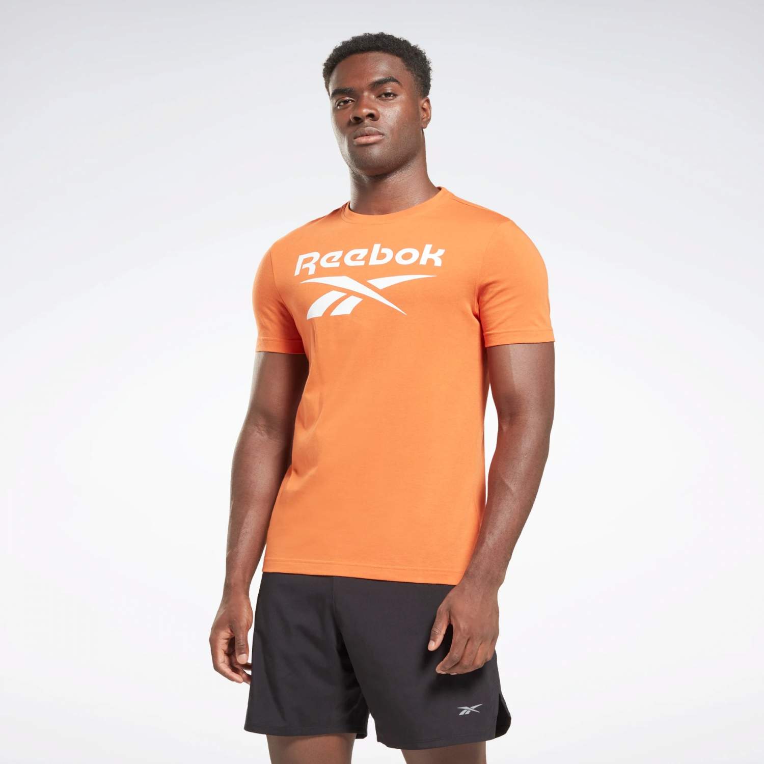 Reebok logo outlet t shirt