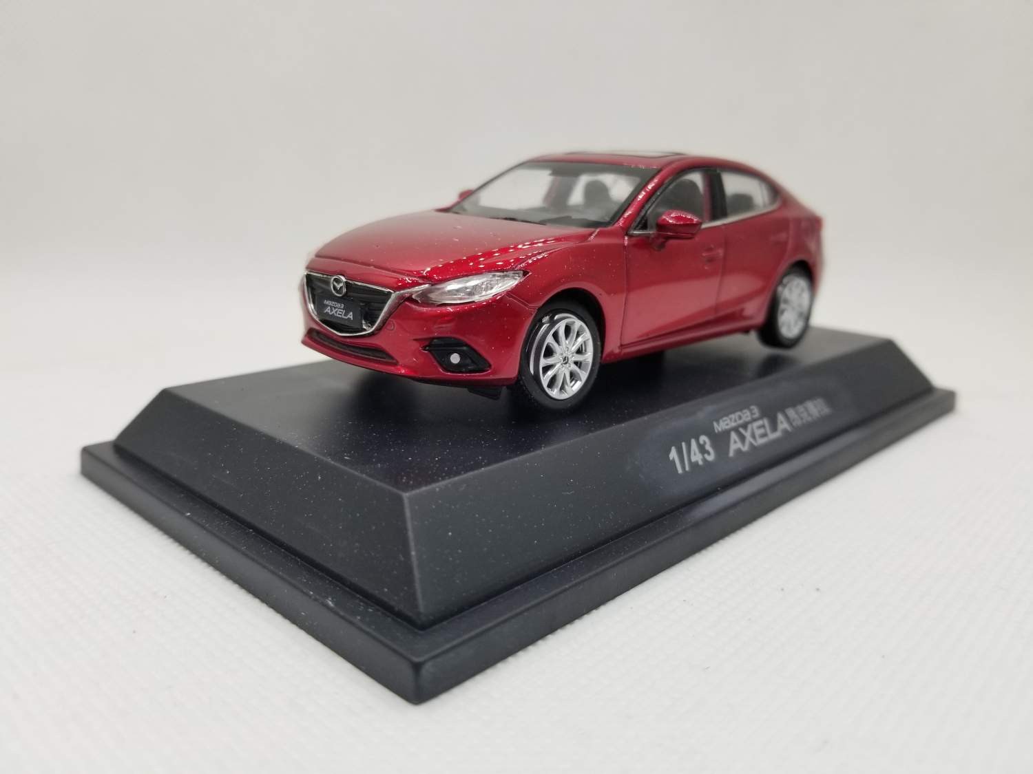 Металлическая модель Mazda 38BM99850G 1:43 седан металл - купить в Москве,  цены на Мегамаркет | 100025293566