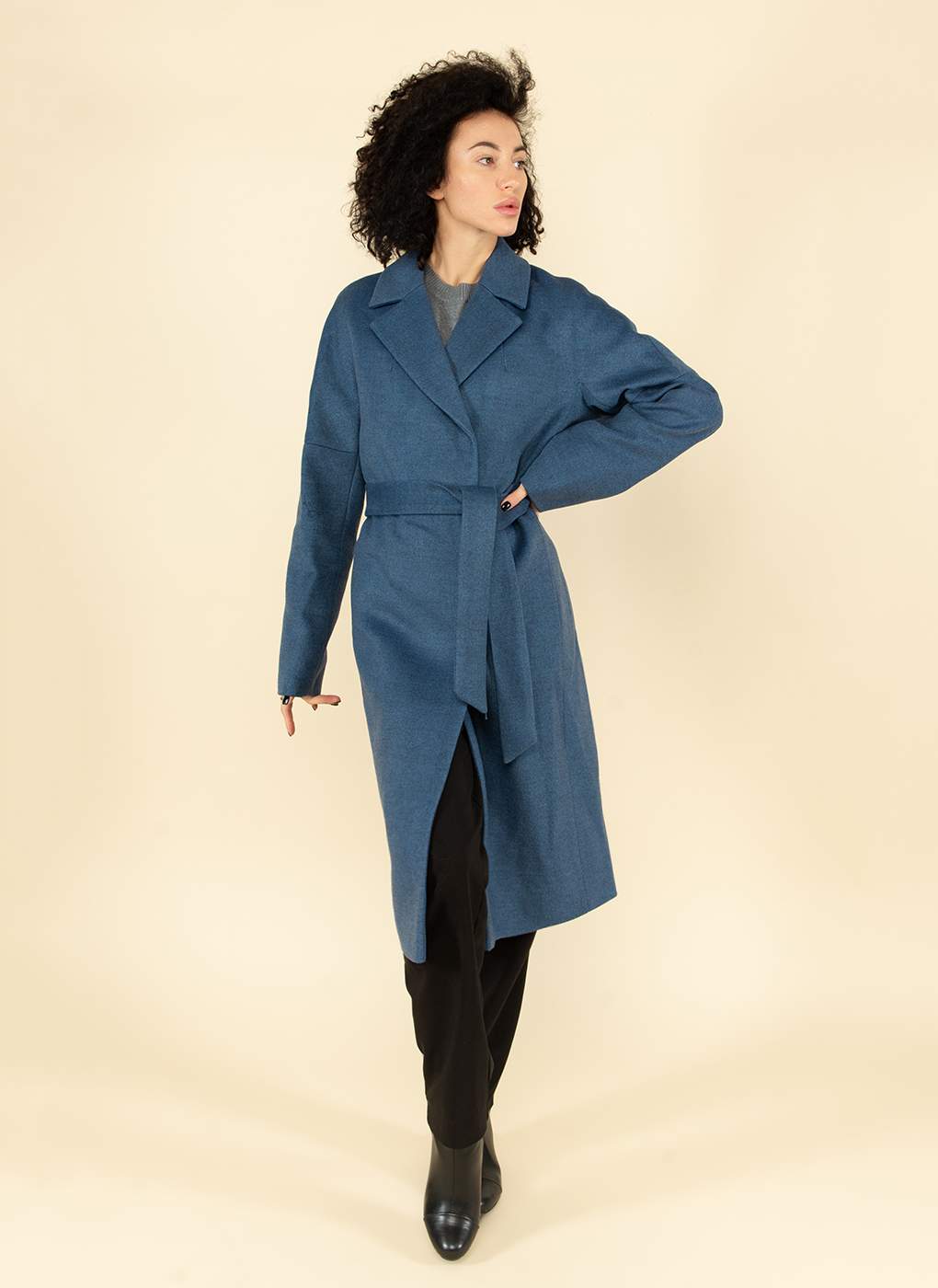 Пальто женское Каляев 1665025 синее 44 RU