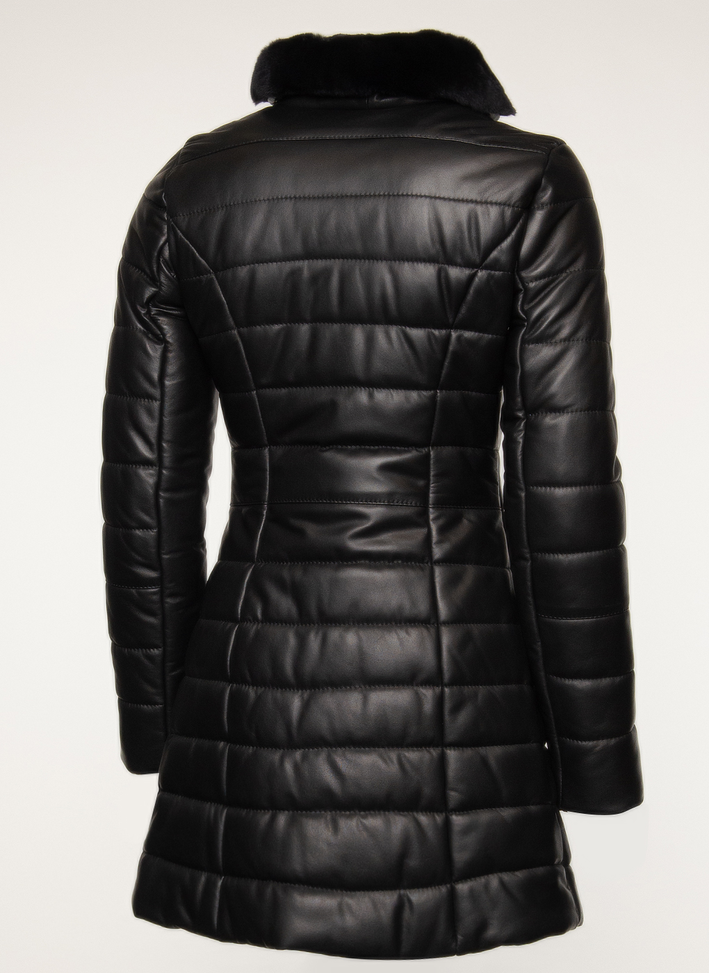 Кожаная куртка женская Imperiafabrik 1633772 черная 46 RU