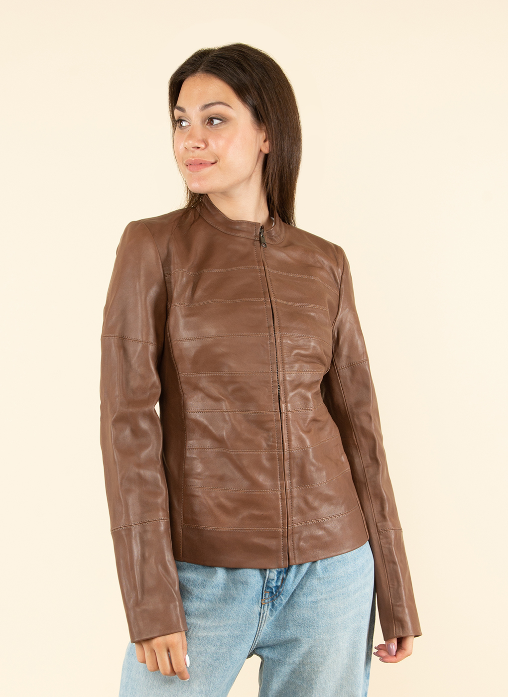 Кожаная куртка женская Каляев 1609027 бежевая 50 RU