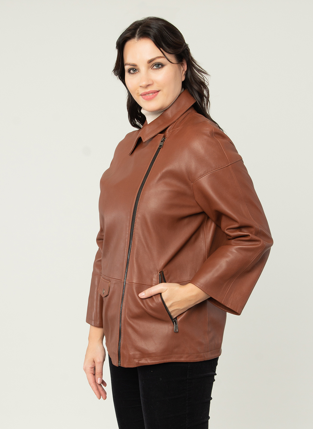Кожаная куртка женская Каляев 1593805 коричневая 50 RU