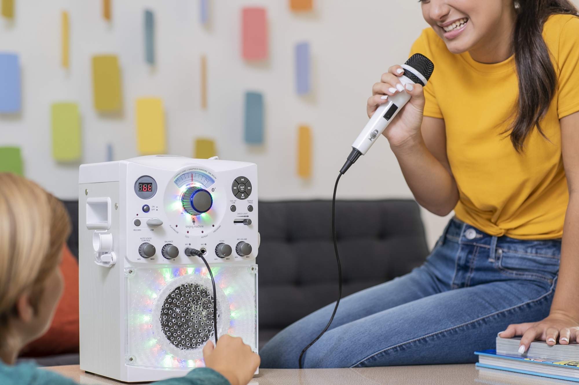 Караоке купить петь. Караоке система. Singing Machine с led Disco подсветкой, цвет белый, Bluetooth,. Караоке машинка. Караоке система singing Machine с led Disco подсветкой, цвет белый, Bluetooth, CD+G.