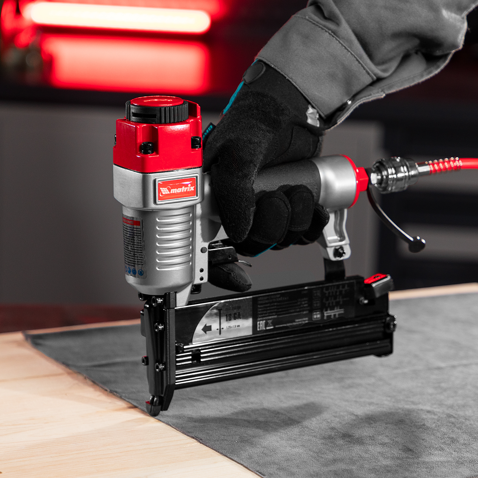 Нейлер-степлер MATRIX, 57427, пнев, 3 в 1, с рег, глуб, гвозди 18GA ...