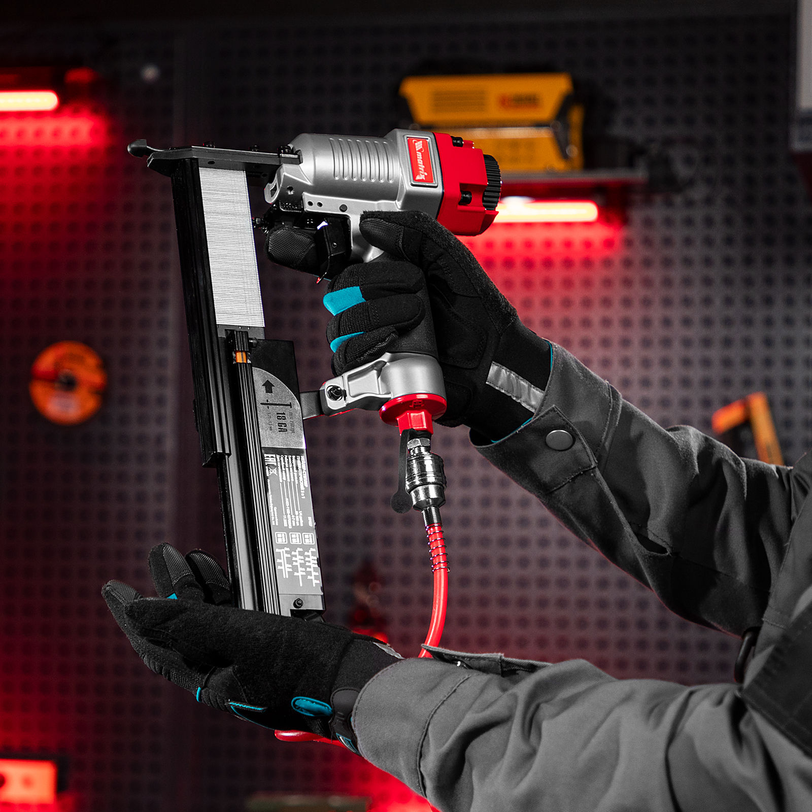 Нейлер-степлер MATRIX, 57427, пнев, 3 в 1, с рег, глуб, гвозди 18GA ...