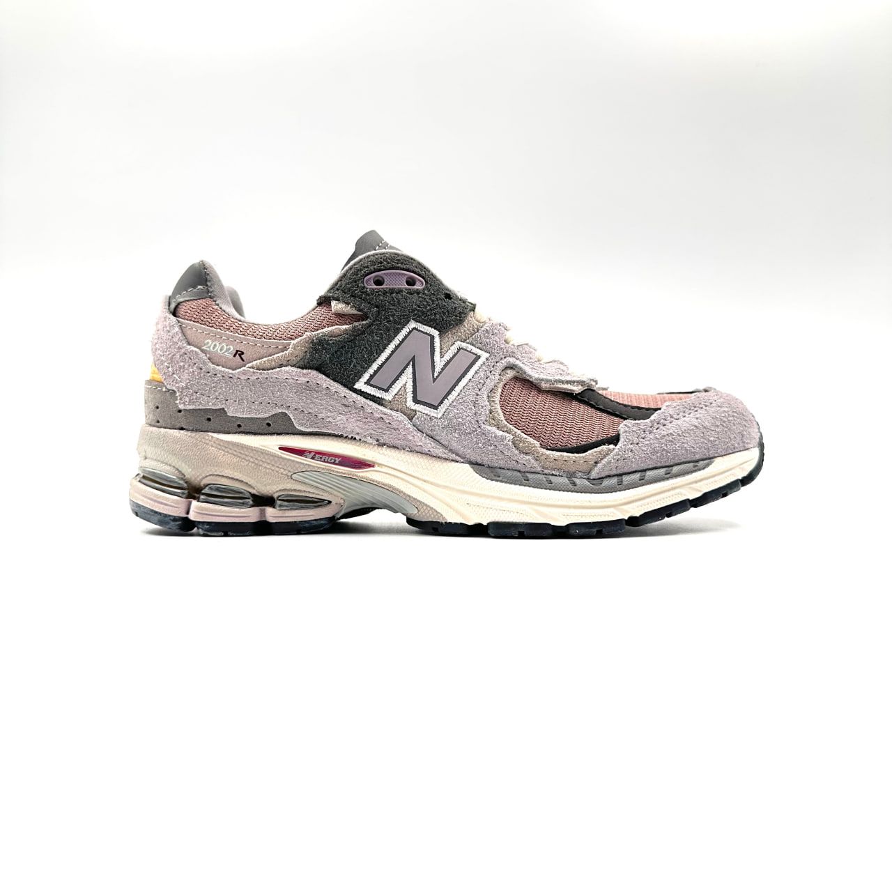 Спортивные кроссовки мужские New Balance 2002R разноцветные 42 EU - купить в Москве, цены на Мегамаркет | 600016704353