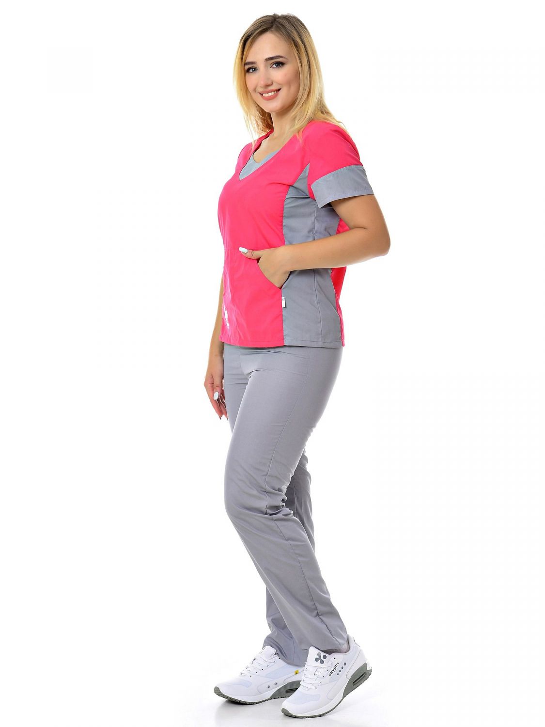 Костюм медицинский женский MedicalWear Киса  124 красный 44 RU