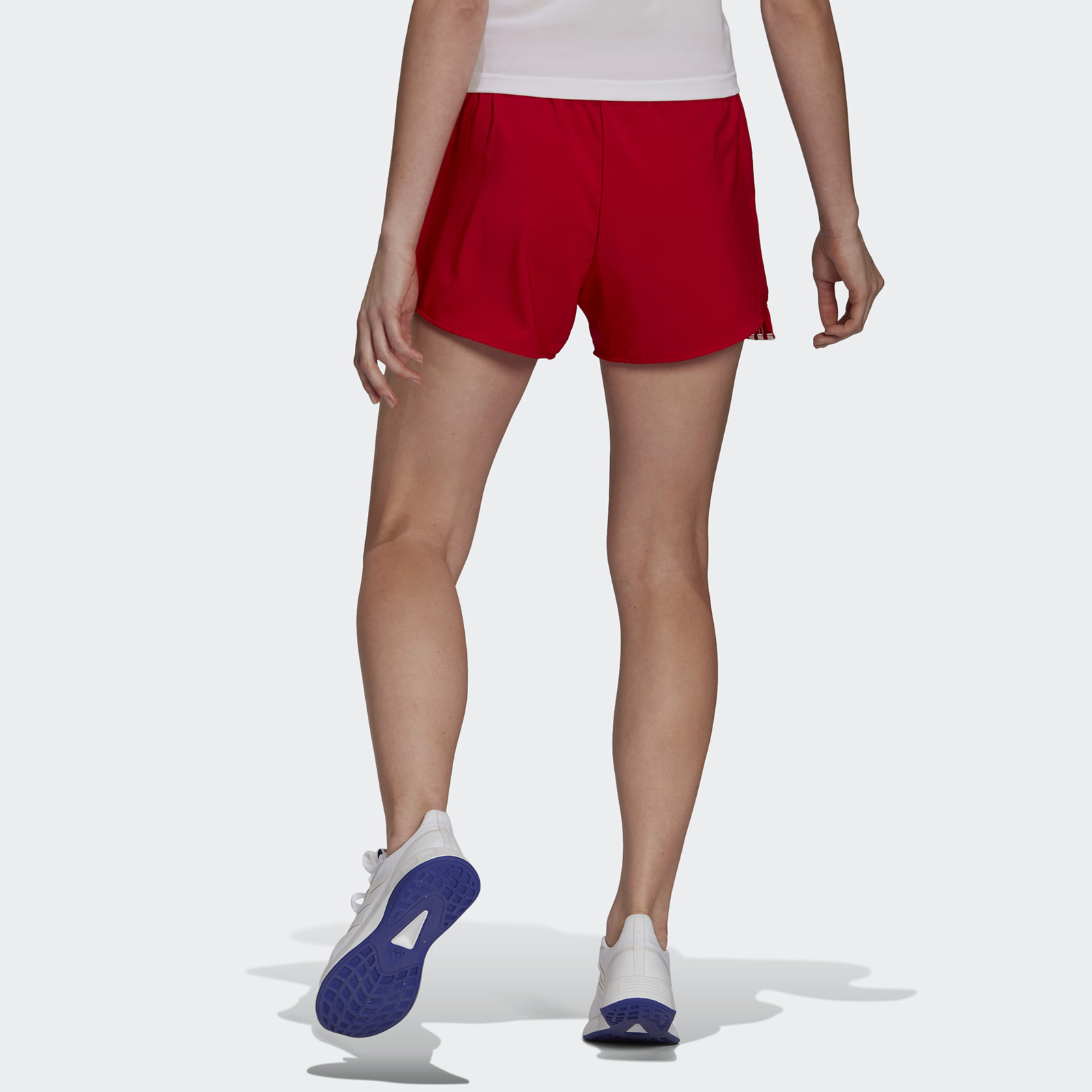 Спортивные шорты женские Adidas GN3108 красные M