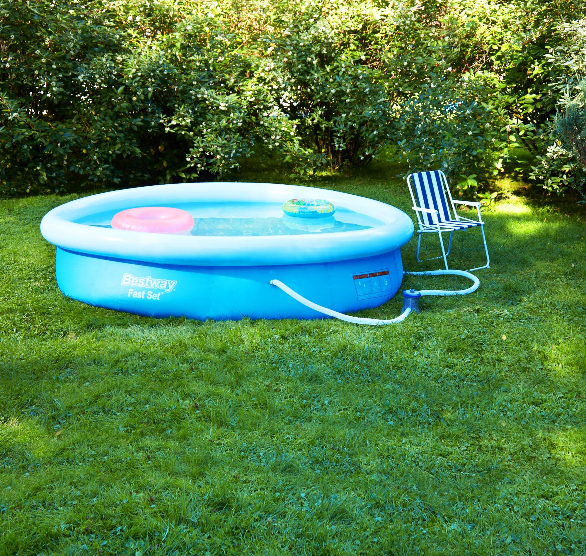 06. Бассейн надувной 366х91. Надувной бескаркасный бассейн. Бассейн интекс 305. Возле зеленого сарайчика стоял микин надувной бассейн.