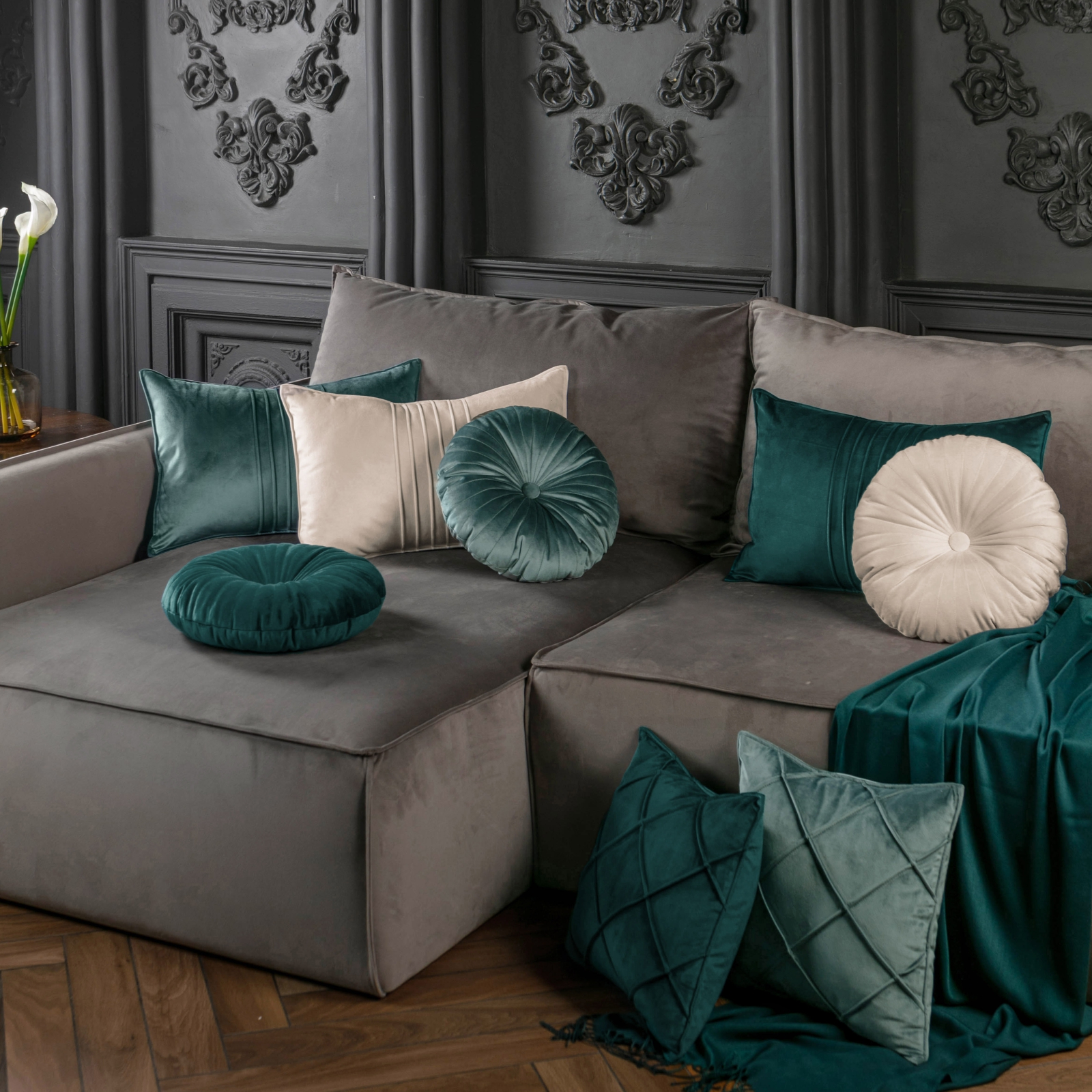 Подушки для дивана: популярные формы, оптимальные размеры и материалы (80 фото)