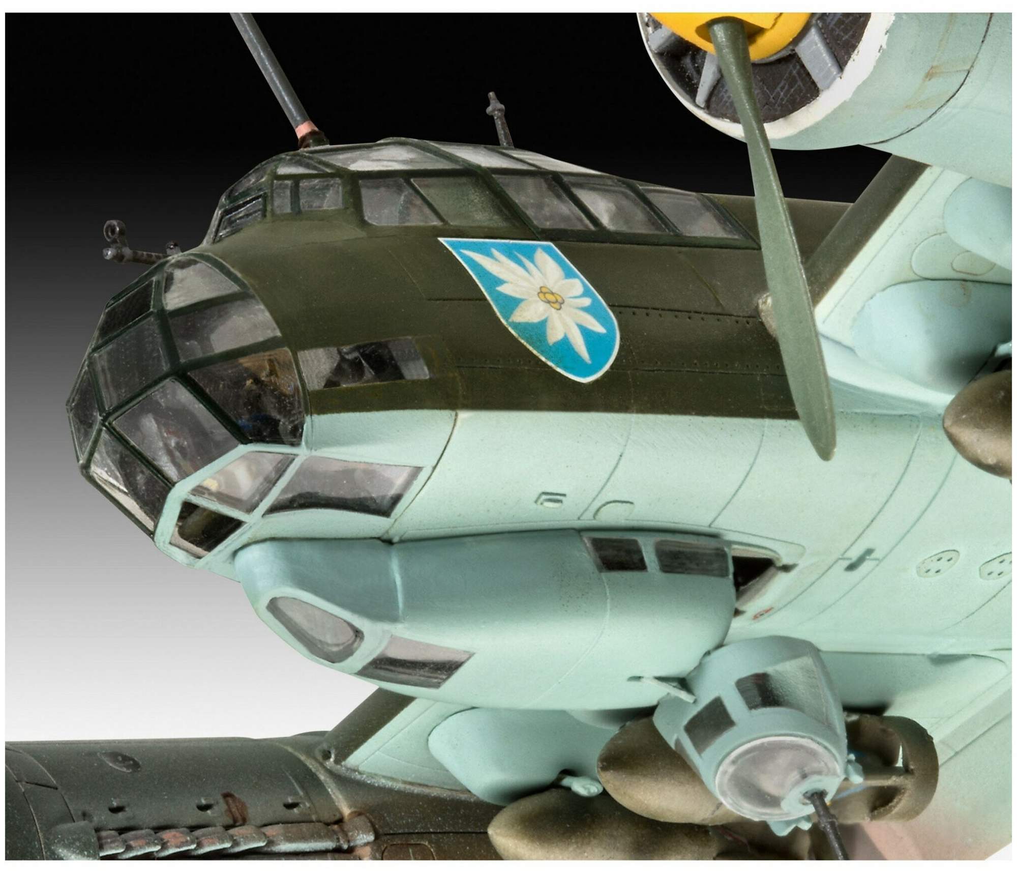 Купить сборная модель самолета Revell Junkers Ju88 A-1 «Битва за Британию»,  1;72 04972, цены на Мегамаркет | Артикул: 100029337838