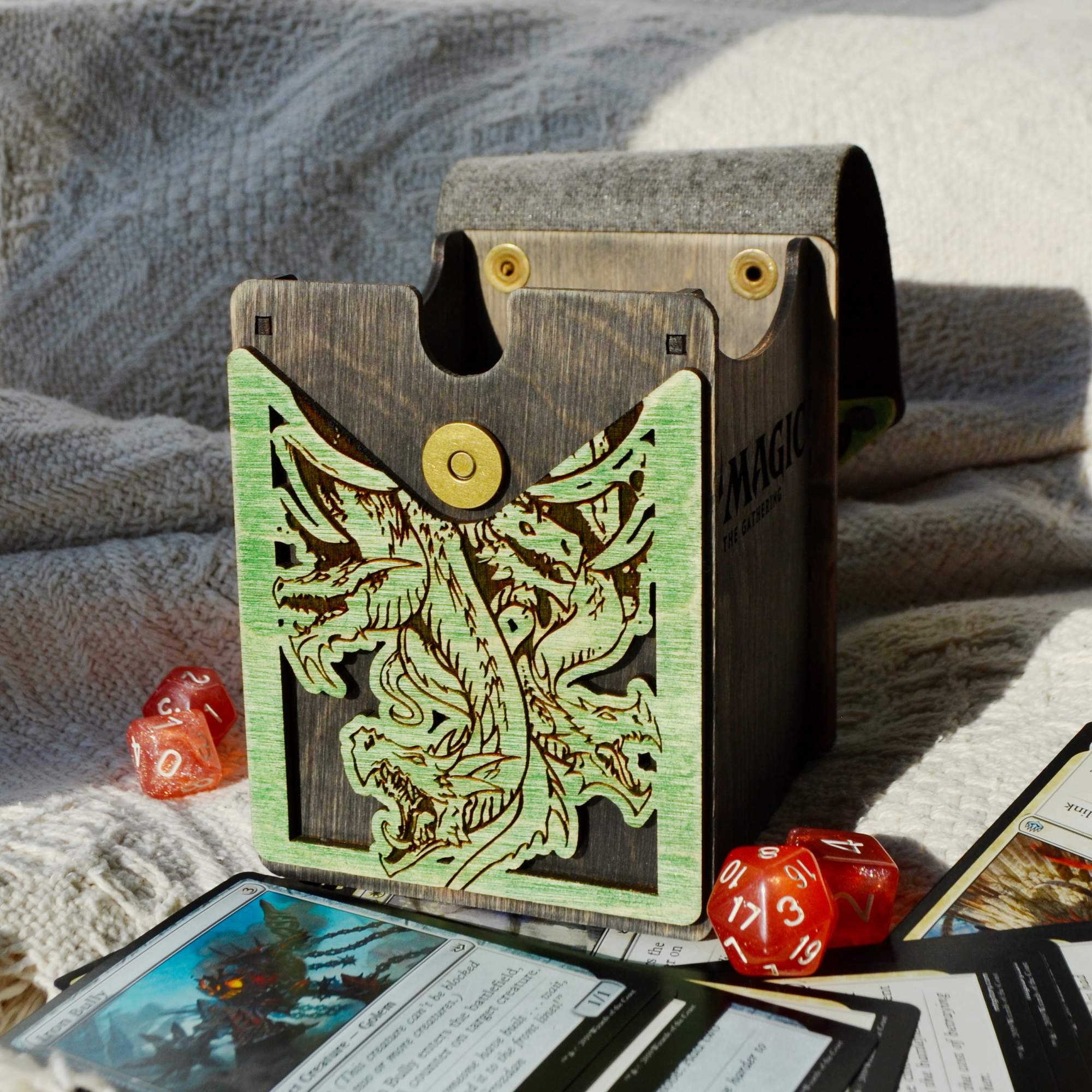 Купить deckbox Чудеса Леса MTG Гидра XL (на 120+ карт), magic the  gathering, цены на Мегамаркет | Артикул: 600012525790