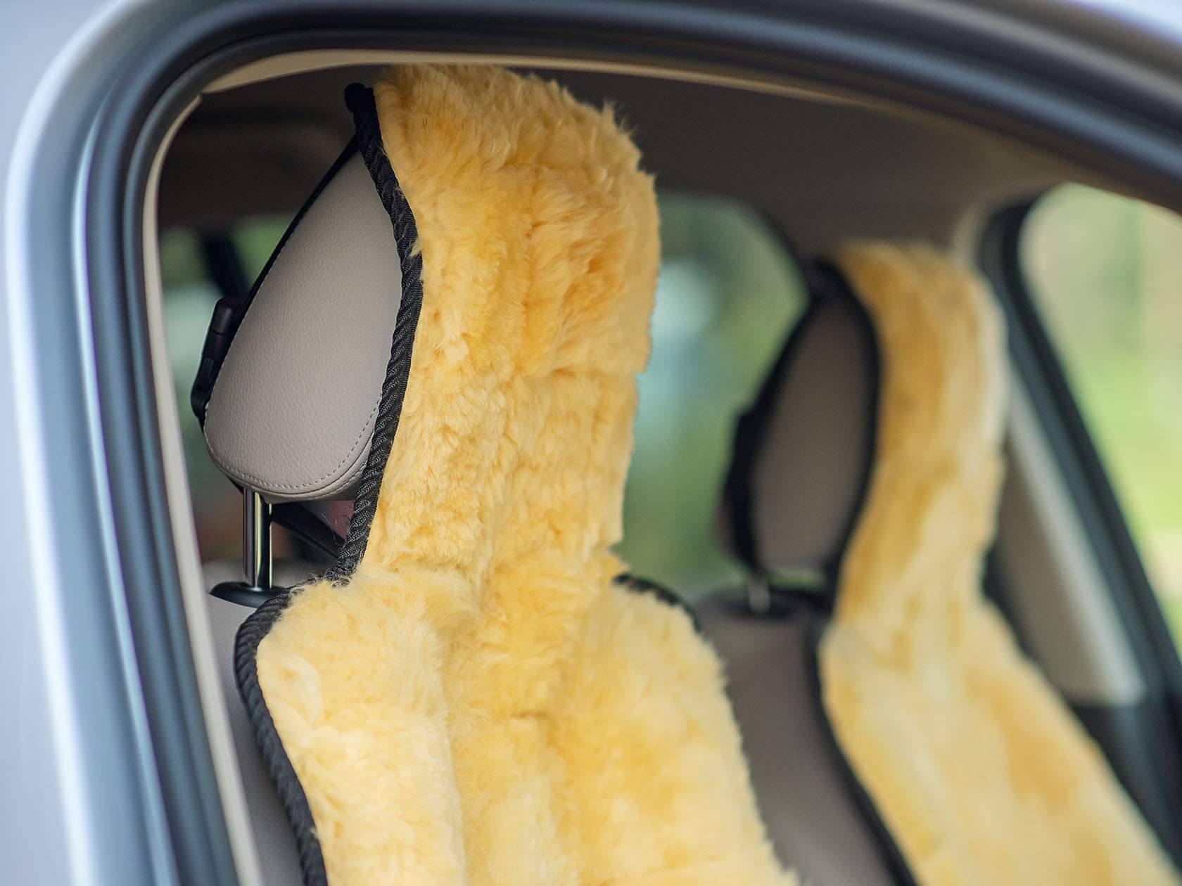 Купить накидка на сиденья Shkura-dekor из овчины с подголовников кусковая золотистый песок, цены на Мегамаркет | Артикул: 600013546739