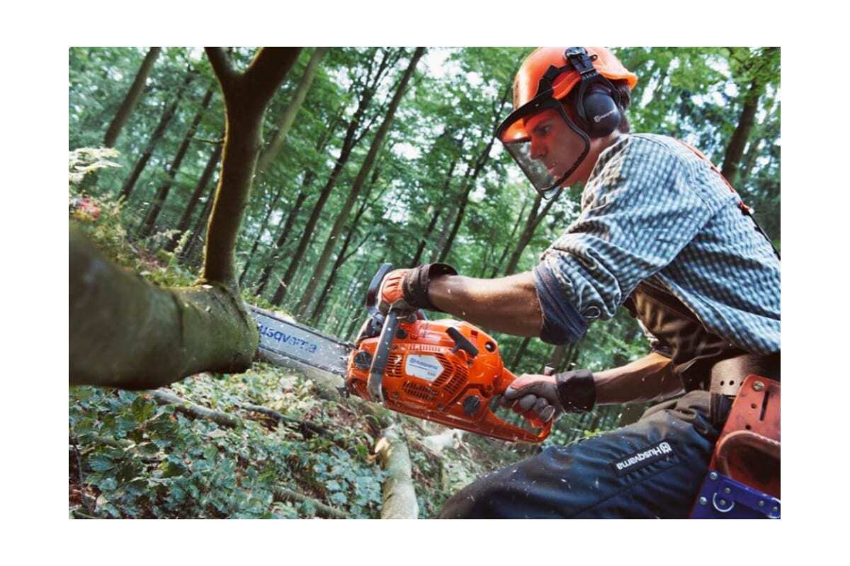 Хускварна 555 бензопила. Цепная бензиновая пила Husqvarna 555. Бензопила Husqvarna 555-15". Бензопила Хускварна 555 сина. Оригинальная упаковка бензопилы Хускварна 555.
