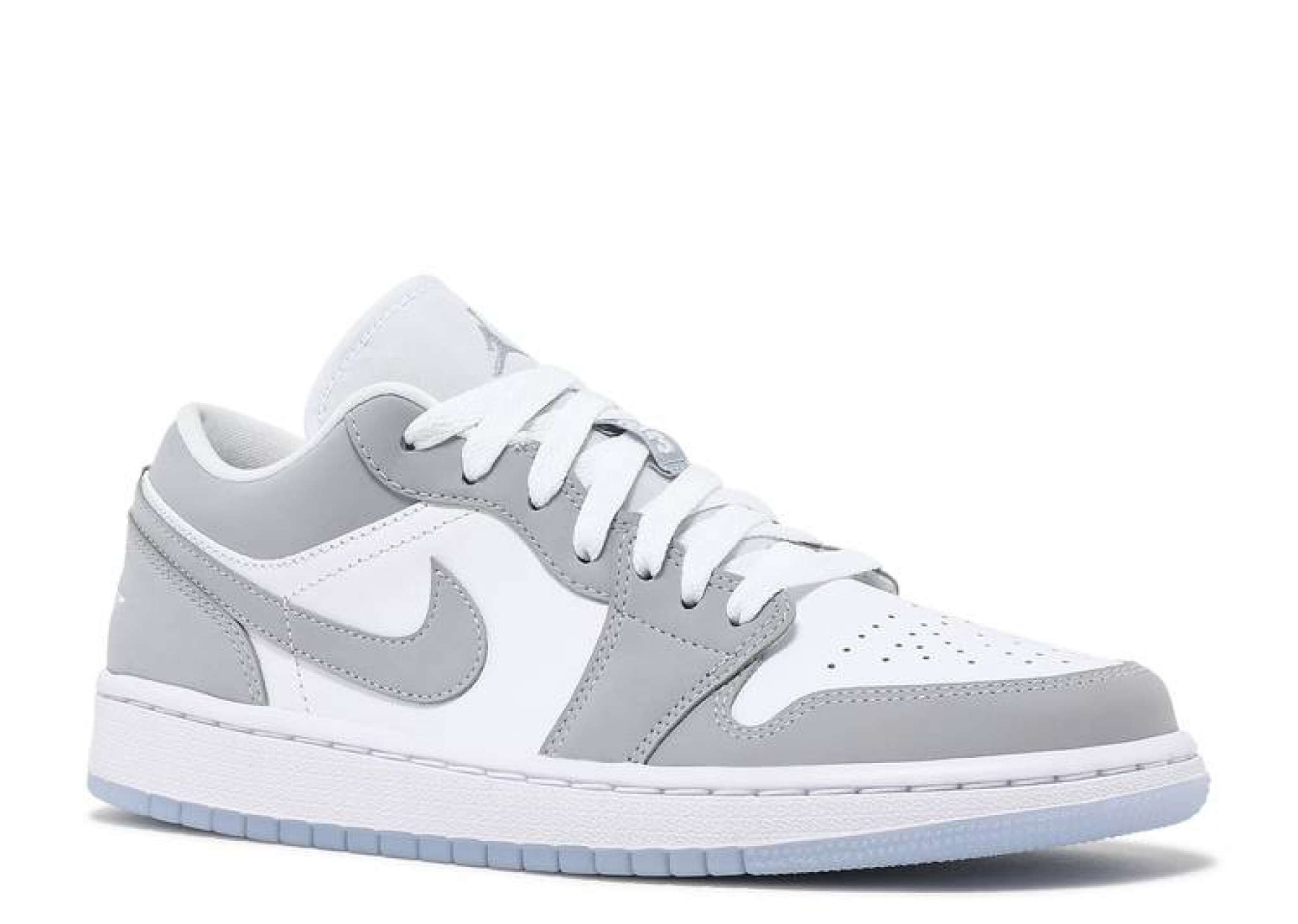 Кеды унисекс Nike Air Jordan 1 Low Wolf Grey серые 37 RU - купить в Москве,  цены на Мегамаркет