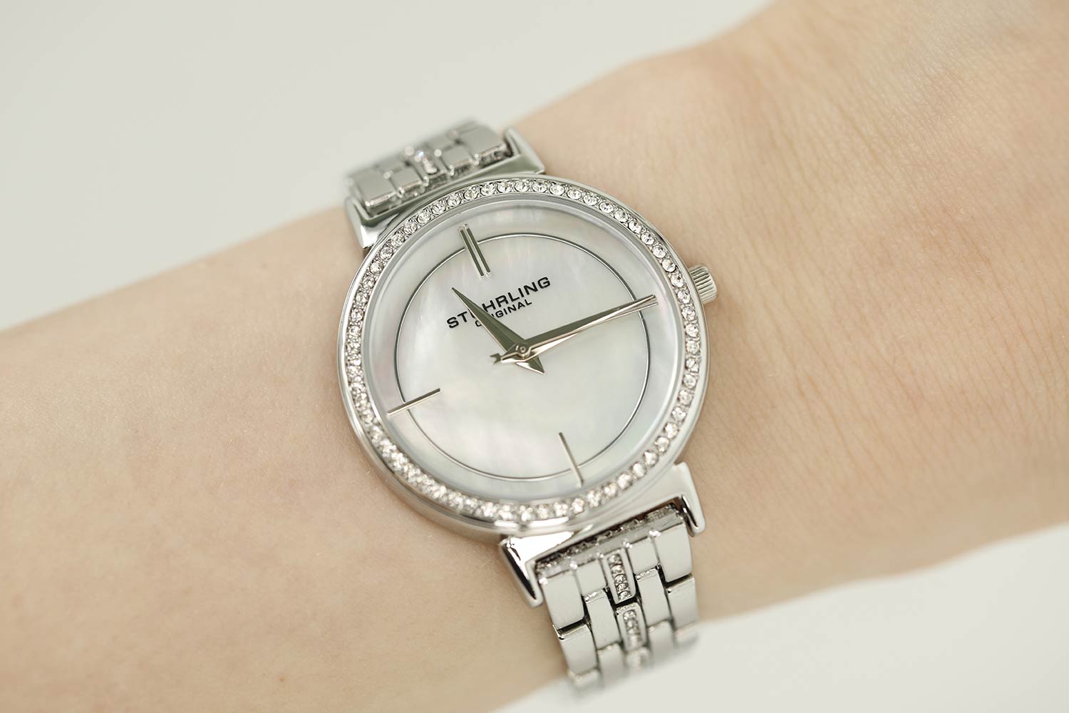Наручные часы женские Stuhrling Original 3987.1 - купить в Москве ирегионах, цены на Мегамаркет