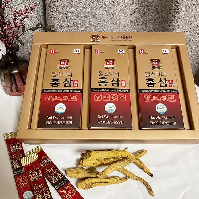 Korean red ginseng отзывы. Красный женьшень в стиках Корея. Женьшень сироп корейский. Сироп с экстрактом 6 летнего красного женьшеня. 6 Year old korean Red Ginseng.