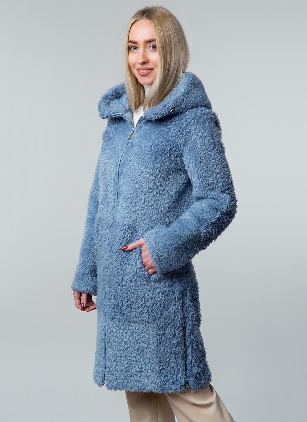 Пальто женское Каляев 55653 голубое 46 RU
