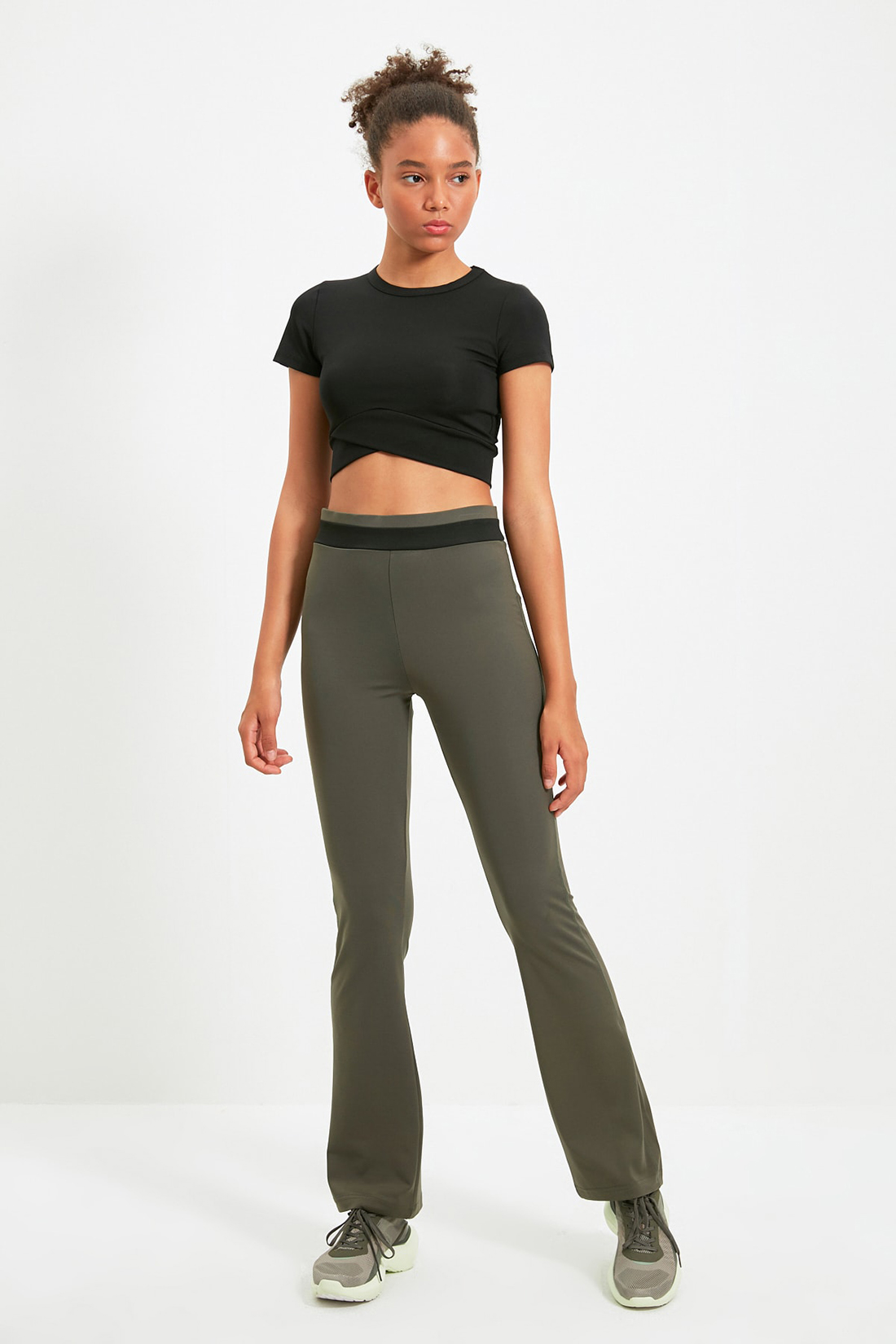 Спортивные брюки женские trendyol TWOAW20EA0083 зеленые XL