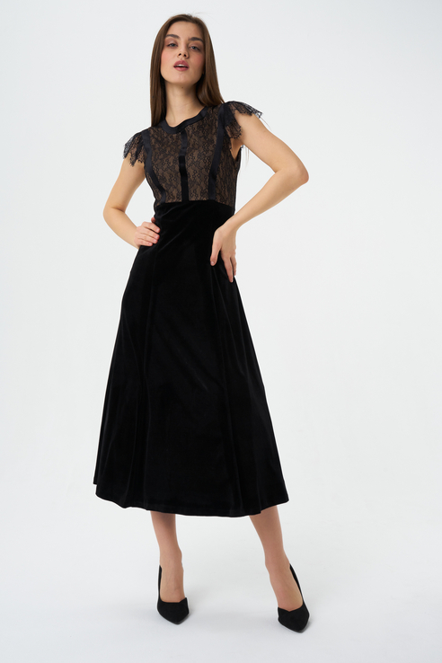Платье женское Calista 3-1440042 черное 48 RU
