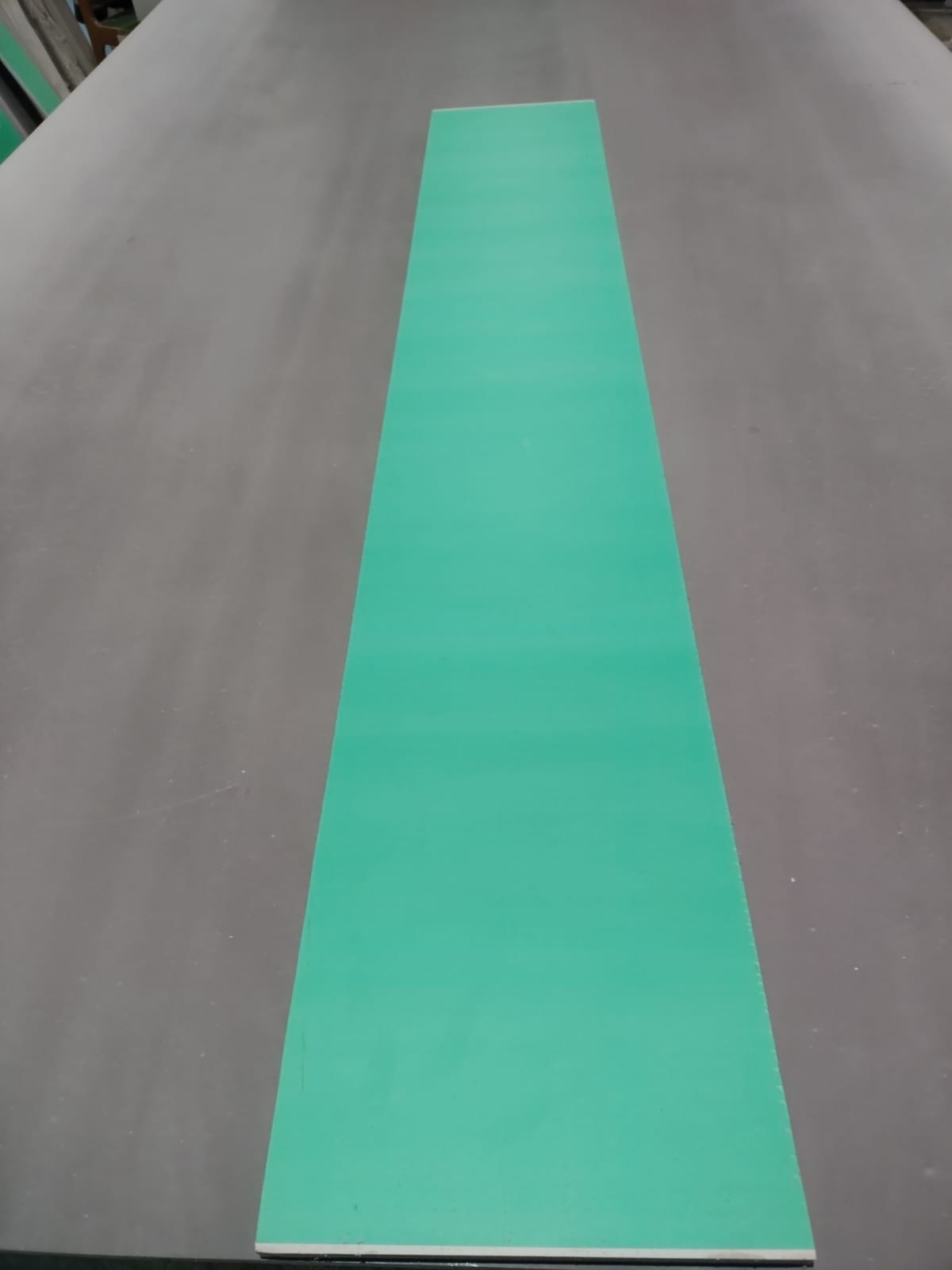 Откос оконный ширина 250мм х длина 1750мм, сэндвич толщиной 10 мм ...