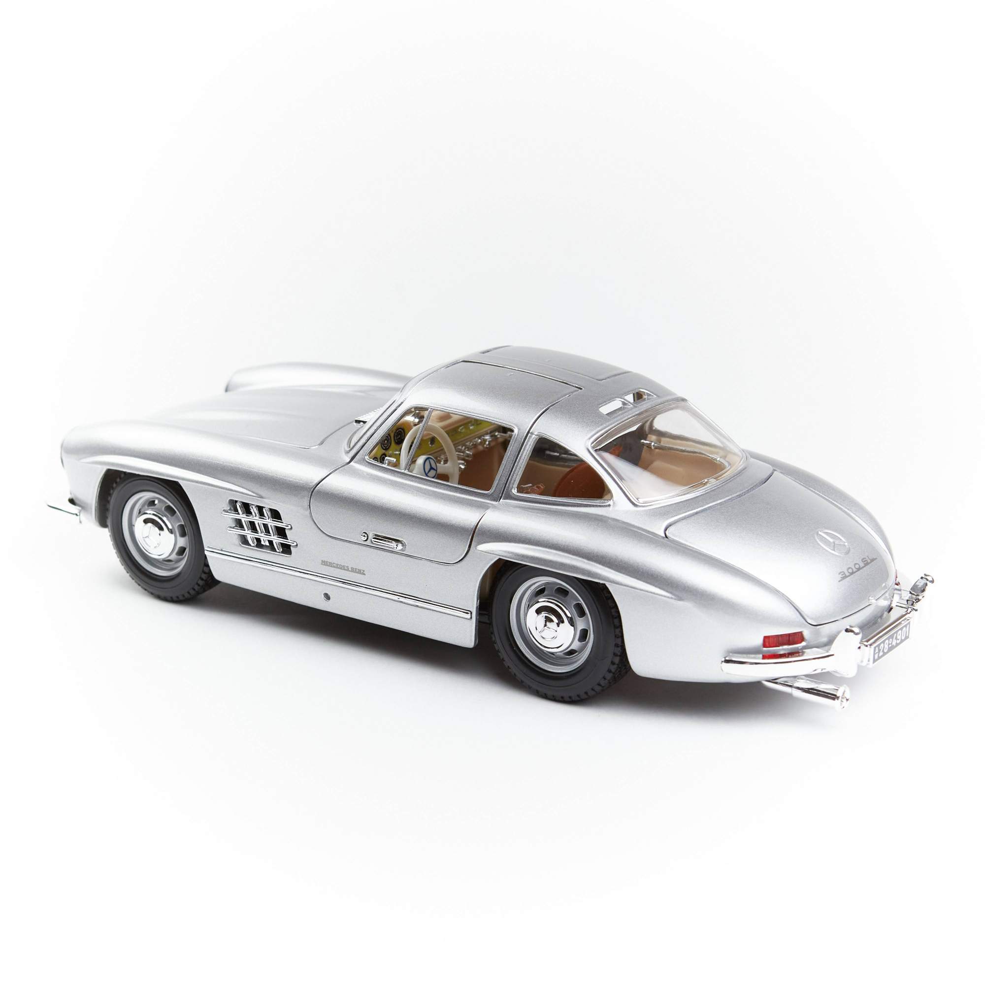 Коллекционнная машина BBURAGO BB 18-12047 1:18 MERCEDES-BENZ 300 SL 1954  SILVER – купить в Москве, цены в интернет-магазинах на Мегамаркет