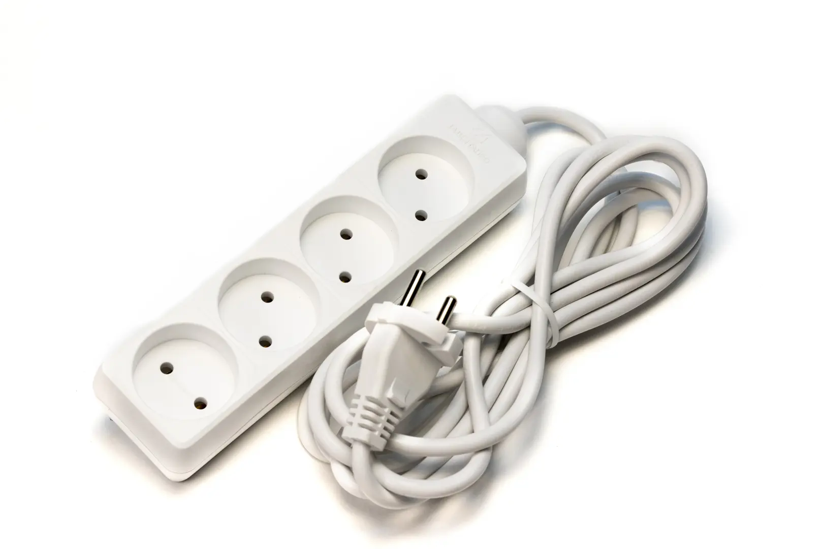 Удлинитель бытовой Защита Про 4 розетки без заземления 2х0.75 мм 3 м ...