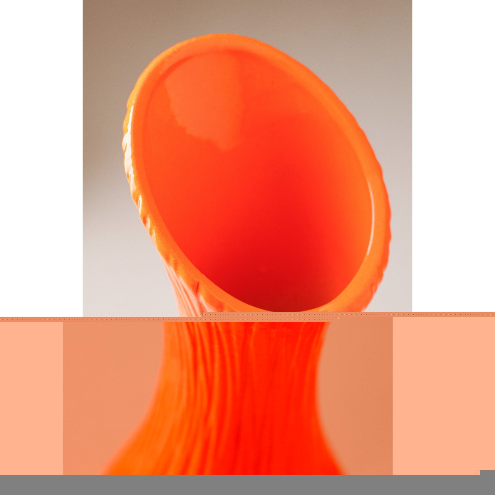 Оранжевый 32. Оранжевая коробка. Подарочный пакет оранжевый. 30 оранжевый 32 фиолетовый. Band4power резиновые.