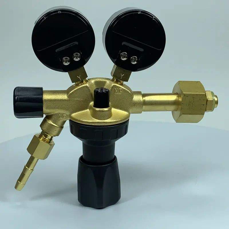 Редуктор для аргона и углекислоты. Редуктор gce base control n 0870458. gce arcontrol 161. вентиль сетевой 0777051 gce 3/4x3/4. ar+co2.