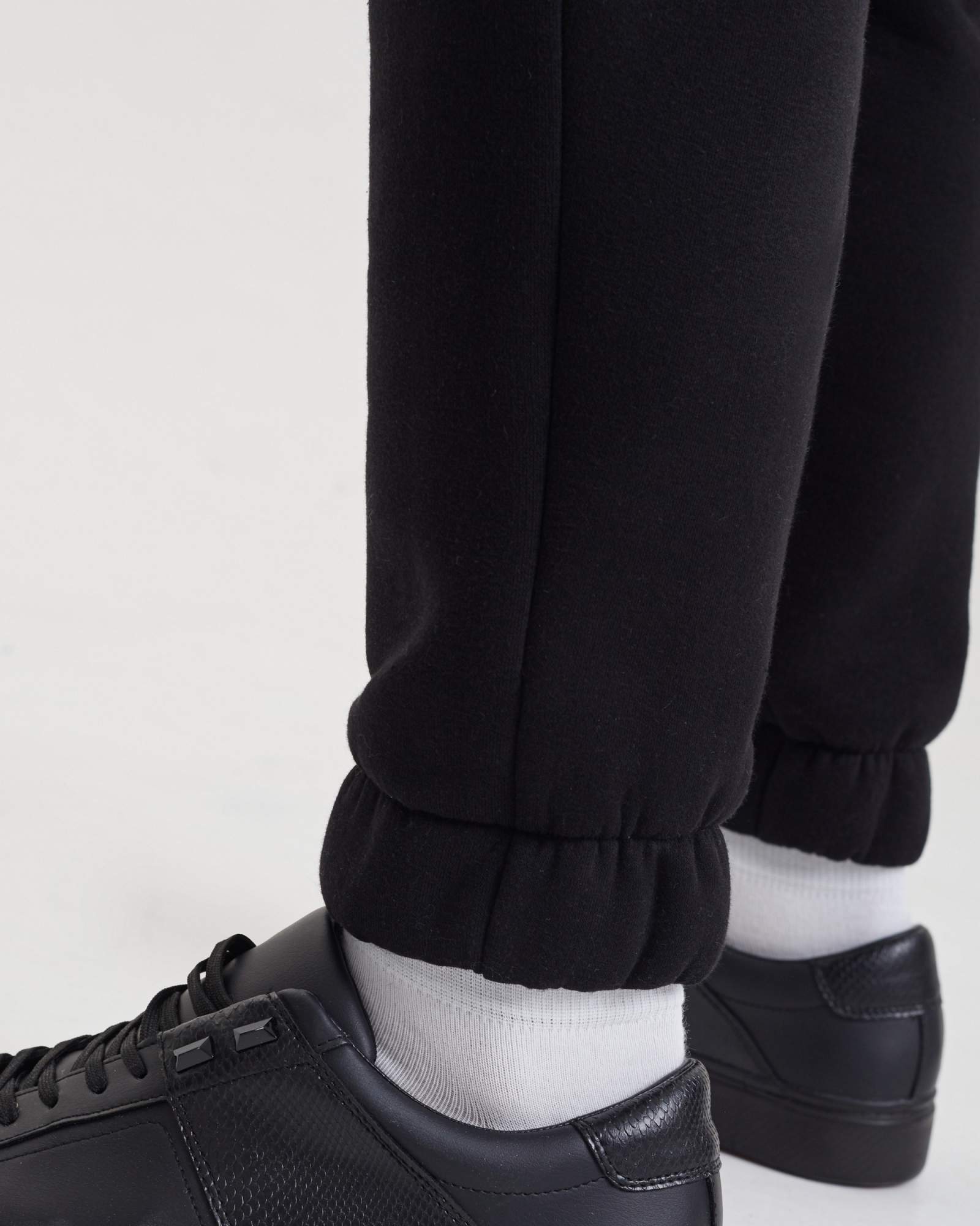 Спортивные брюки мужские BARMARISKA БМН-Б400 черные 52-54 RU