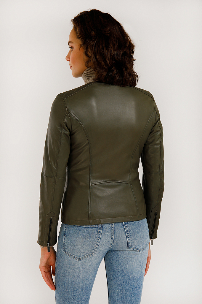 Кожаная куртка женская Finn Flare B20-11812 зеленая 54