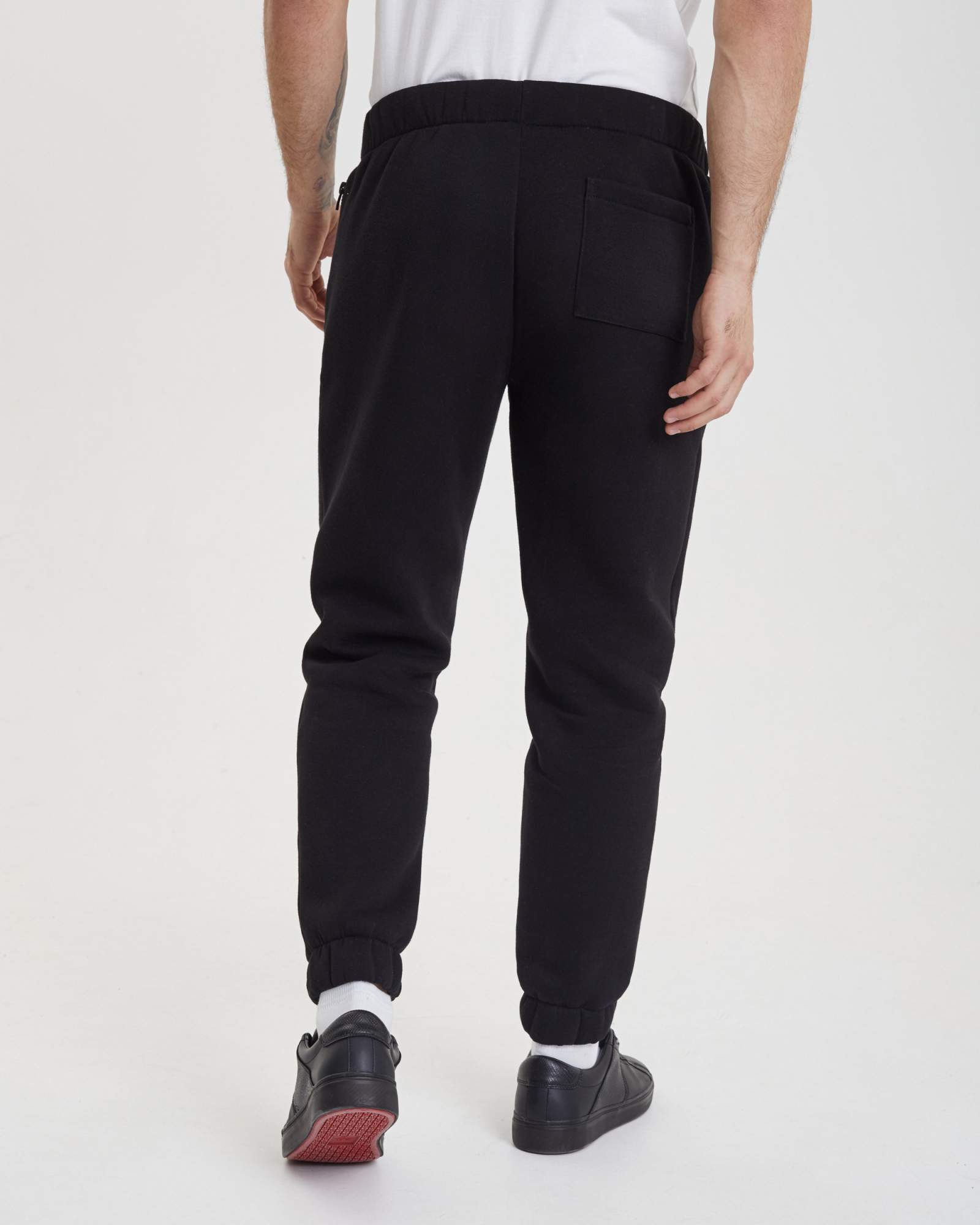 Спортивные брюки мужские BARMARISKA Спортивные с шевроном черные 44-46 RU