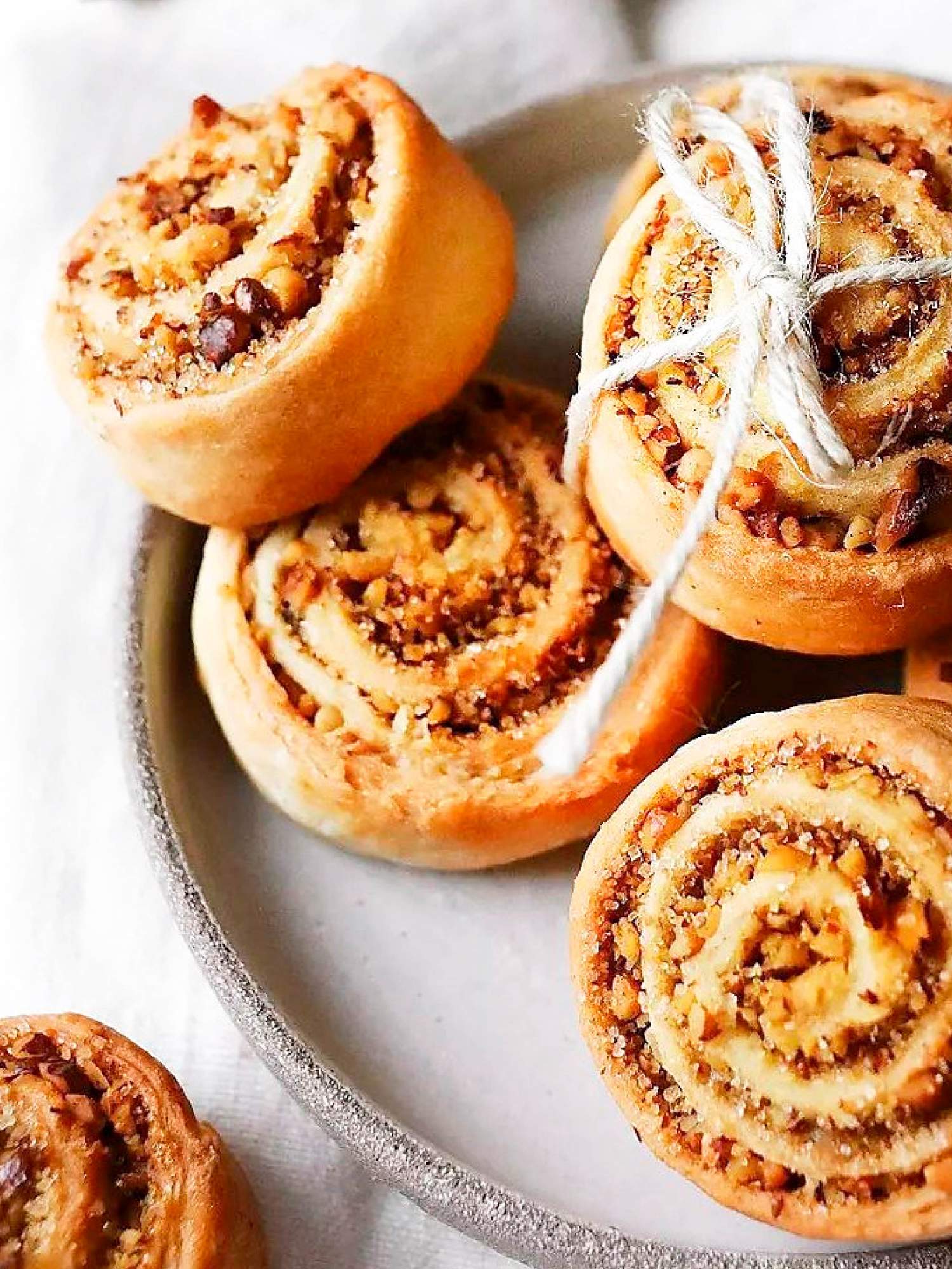 Рулет с грецкими орехами. Ореховая начинка для выпечки. Ореховый пирог. Рулет с грецкими орехами. Ореховая начинка.