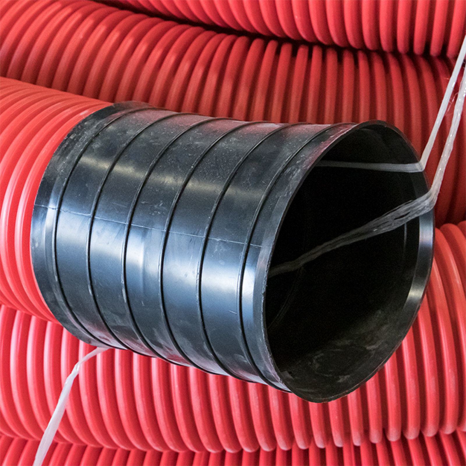 труба пнд ∅160, гофрированная двустенная. труба гофрированная двустенная 110 мм. двустенные трубы 50 м. труба magnum black pe sn8 dn/od 0250. труба пнд 110 красная двустенная.