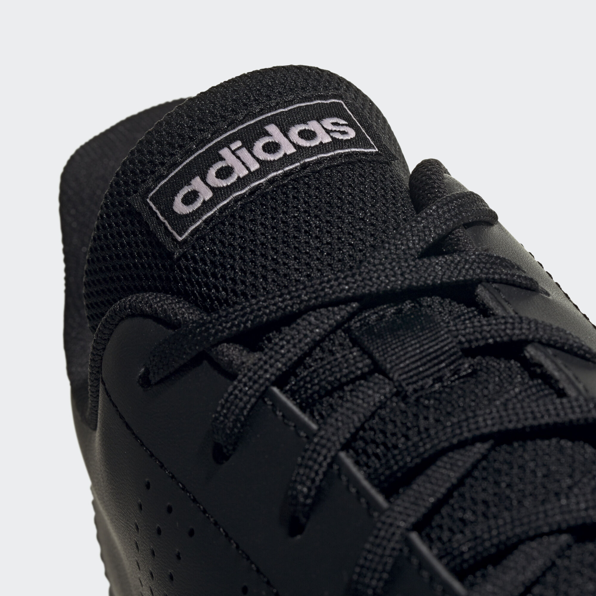 Купить: Кеды женские Adidas Advantage Base черные 7 UK