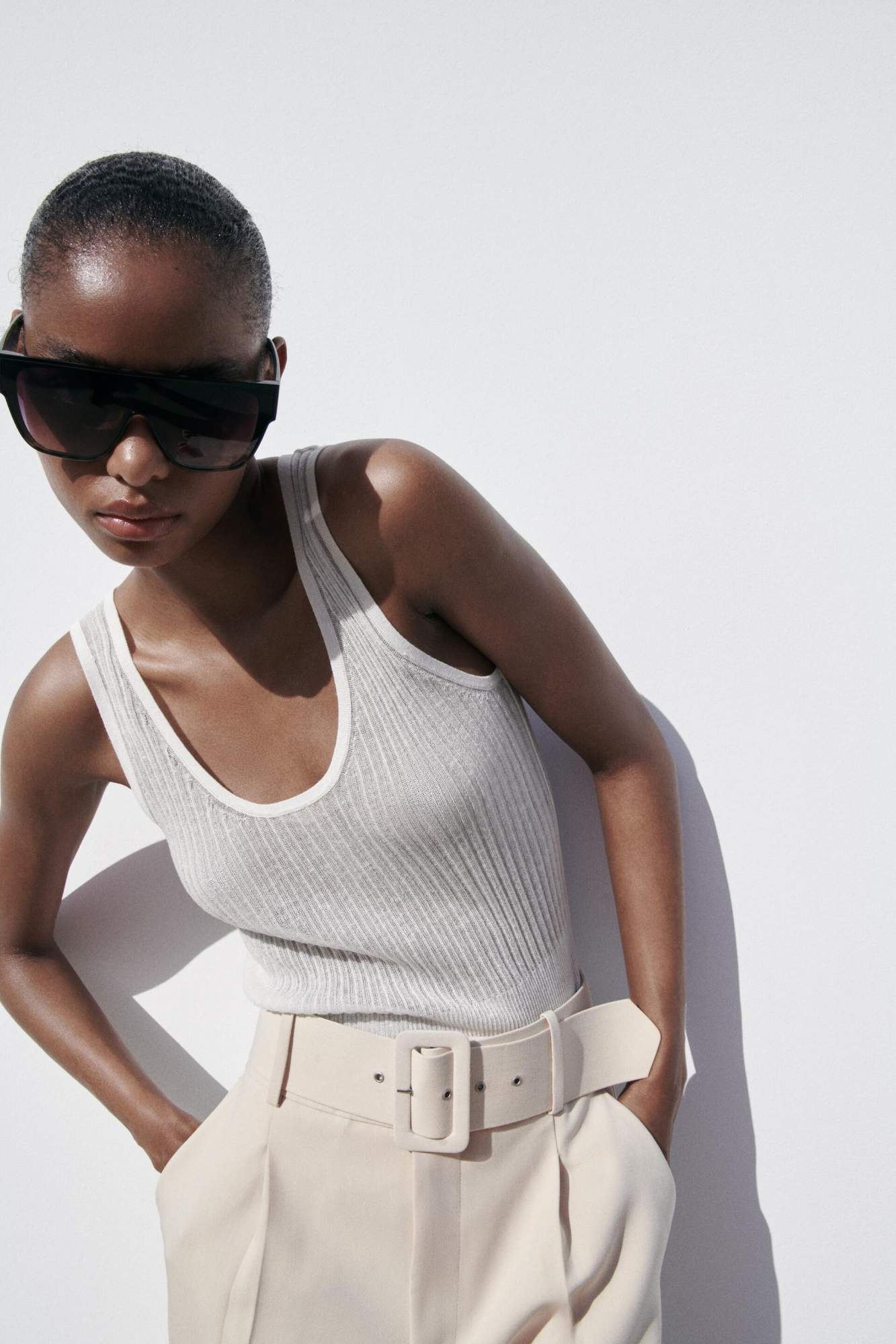 Брюки женские Zara широкопотные белые - огромный выбор по лучшим ценам