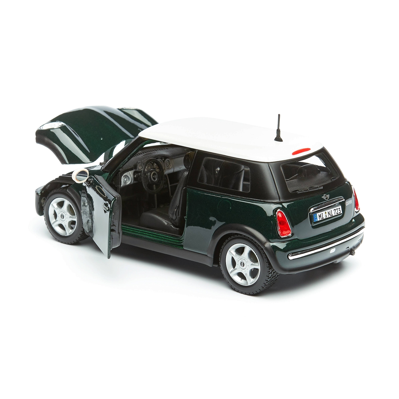 Купить модель машины Maisto Mini Cooper, 1:24, цены на Мегамаркет