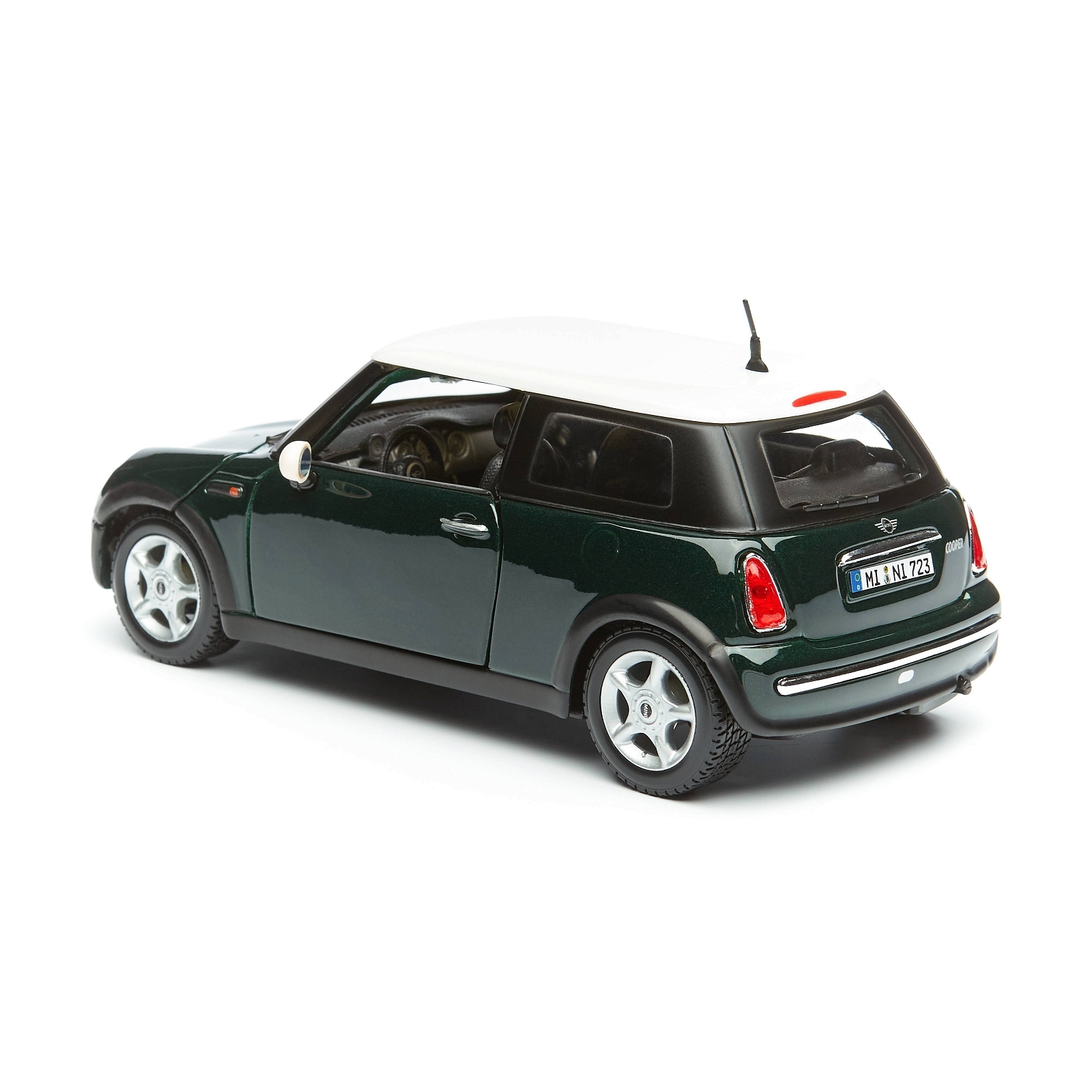 Модель машины Maisto Mini Cooper, 1:24 - купить в UltraToys, цена на  Мегамаркет