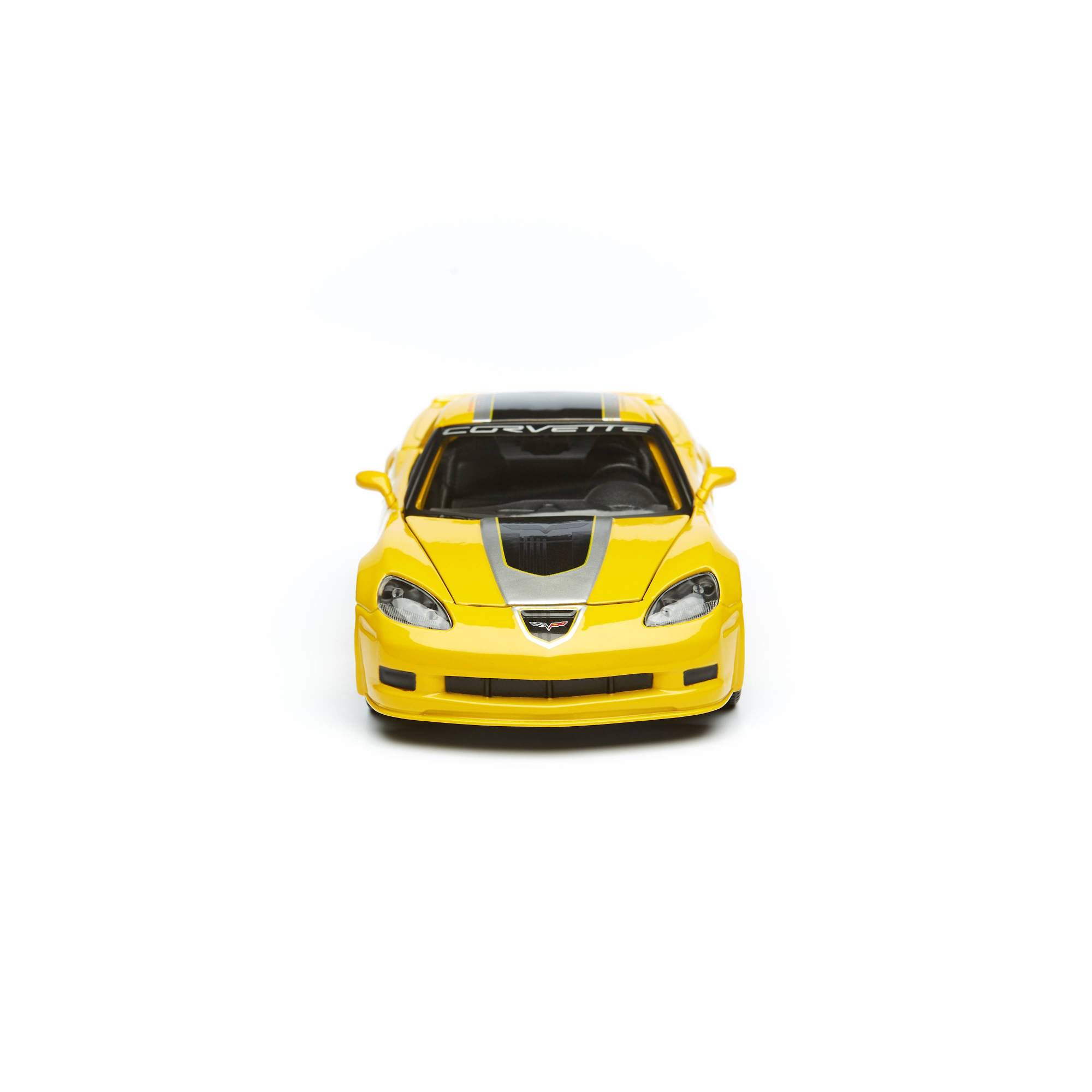 Купить модель машины Maisto Chevrolet Corvette Z06 GT1, 1:24, цены на  Мегамаркет