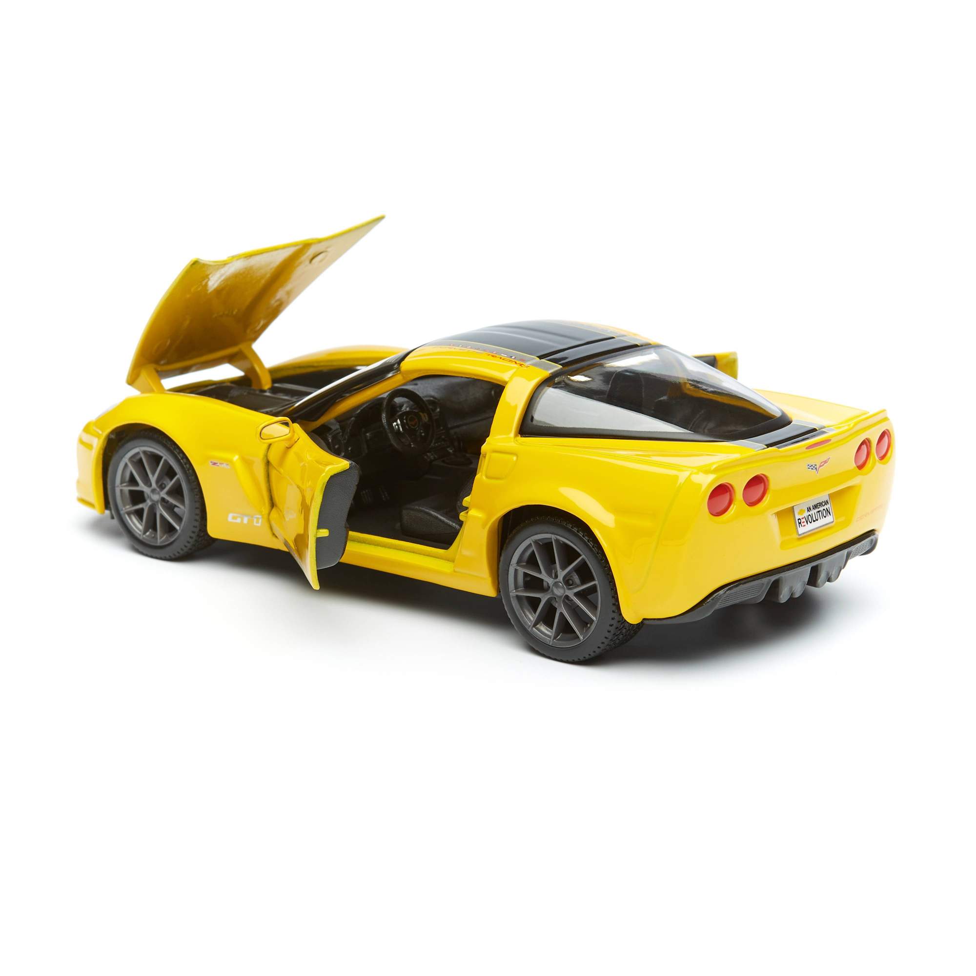 Купить модель машины Maisto Chevrolet Corvette Z06 GT1, 1:24, цены на  Мегамаркет