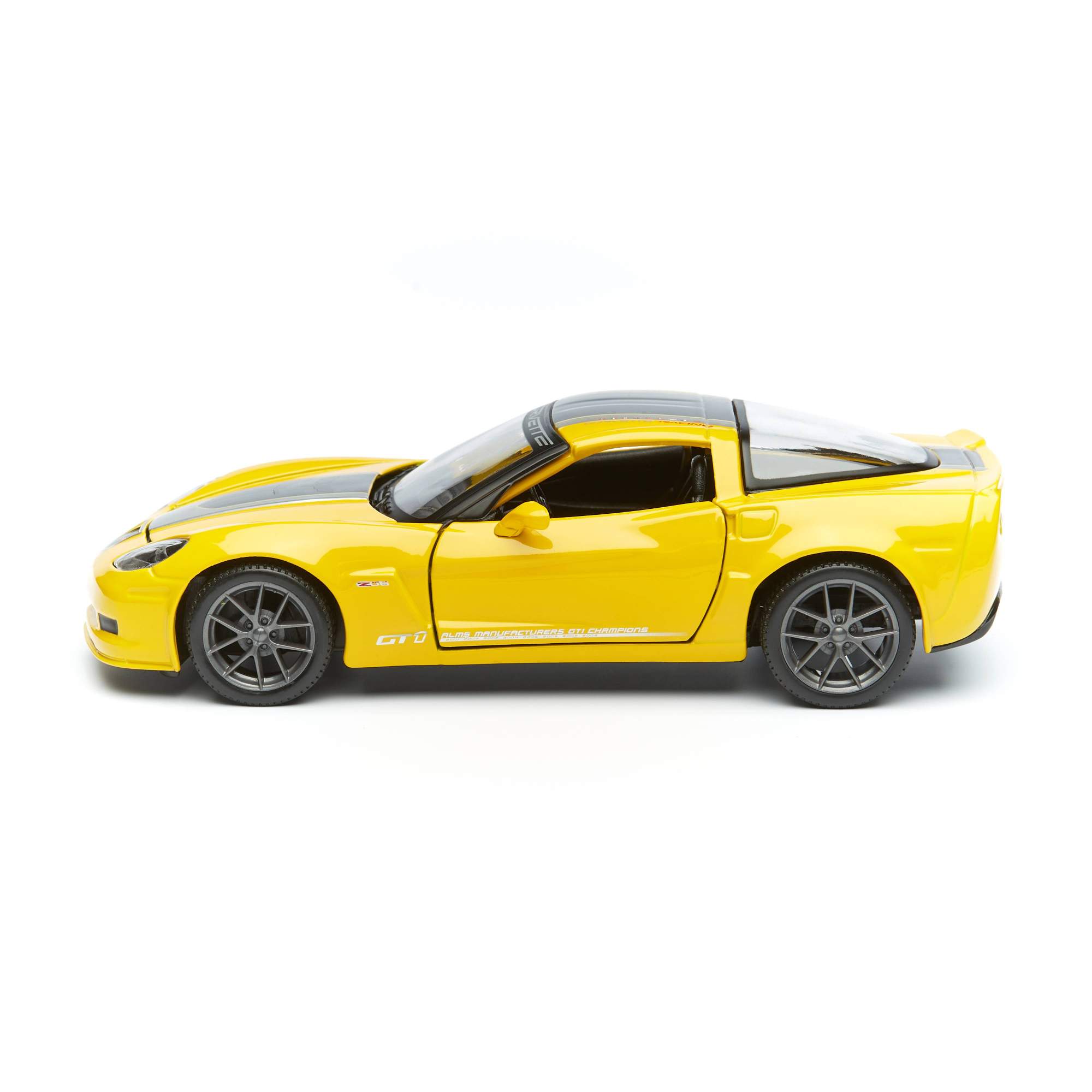 Купить модель машины Maisto Chevrolet Corvette Z06 GT1, 1:24, цены на  Мегамаркет