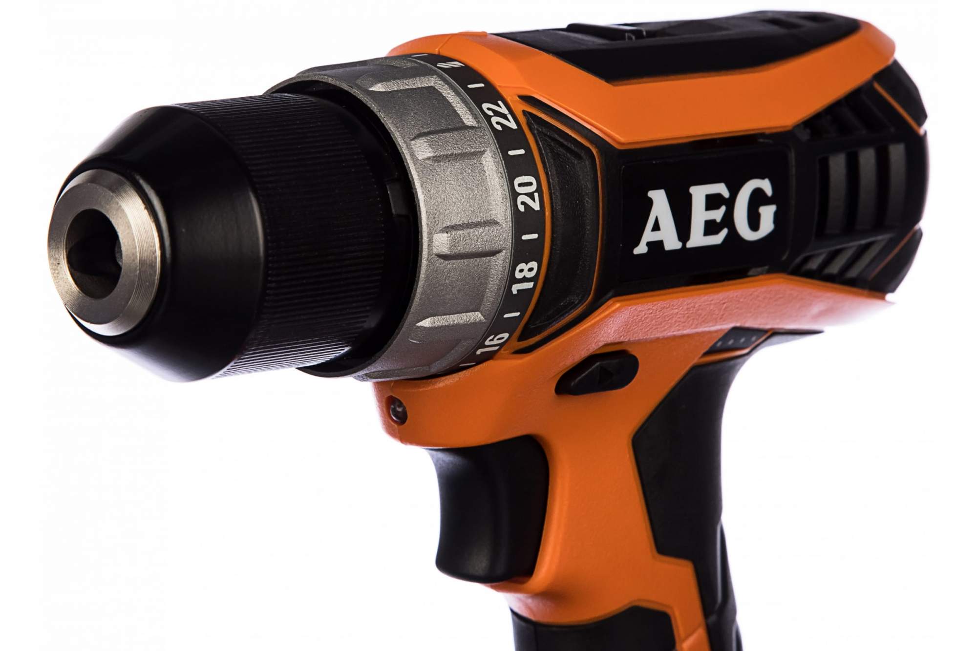 Шуруповерт aeg 14.4 v. Шуруповёрт AEG bs14 g3. AEG BS 14g. AEG 14 4v шуруповерт. Ударная дрель-шуруповерт AEG bsb18g4-202c 4935478631.