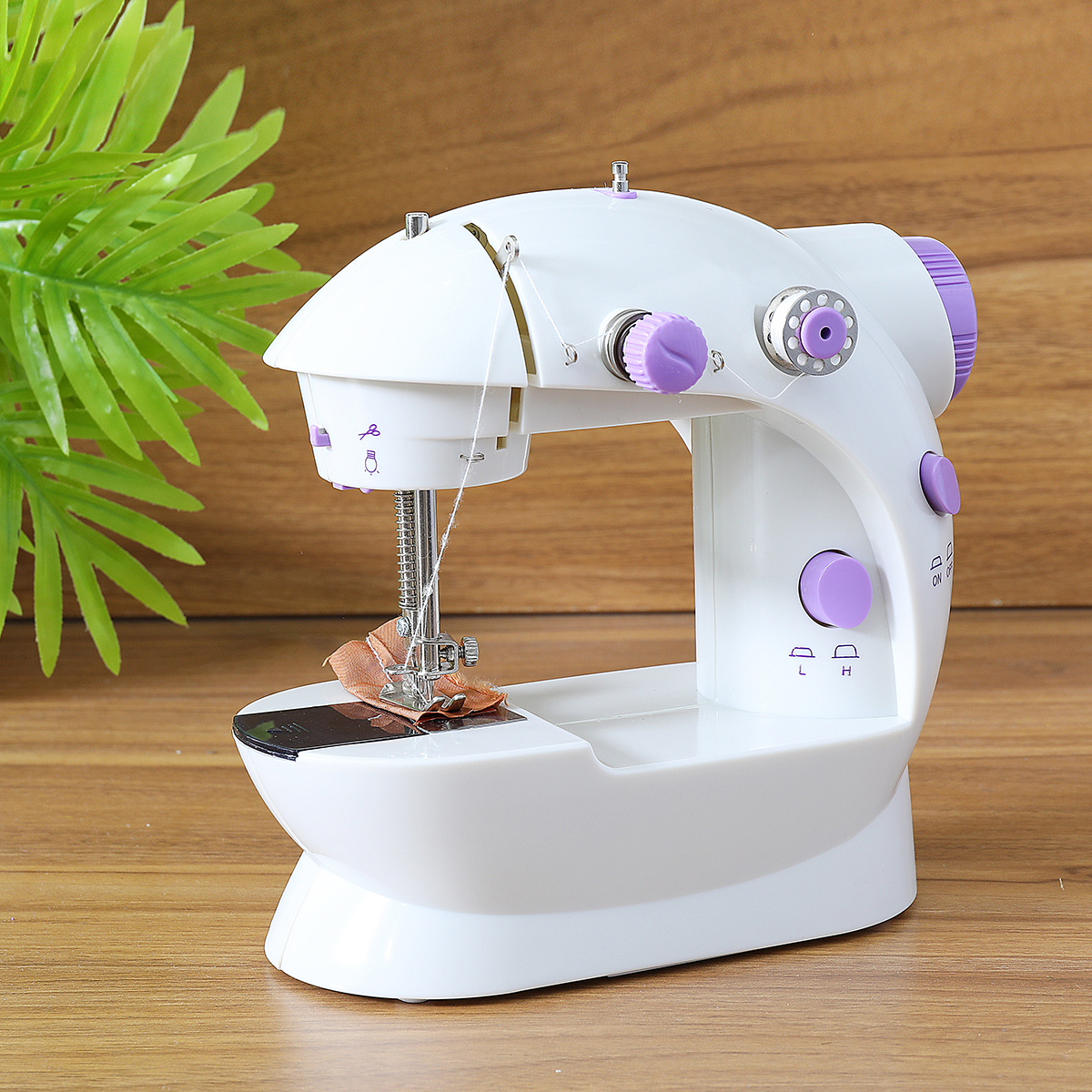 Швейная машина Mini Sewing Machine SM-202A - отзывы покупателей на  маркетплейсе Мегамаркет | Артикул: 600003892873