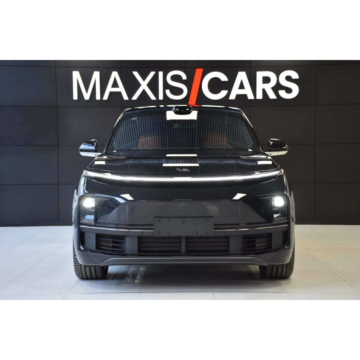 Автомобиль LiXiang L9 Max Черный 2024 - купить в MAXISCARS, цена на Мегамаркет
