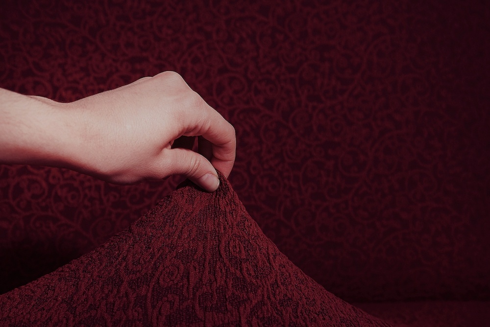 Чехол на трехместный диван без оборки Venera "Жаккард", цвет бордовый