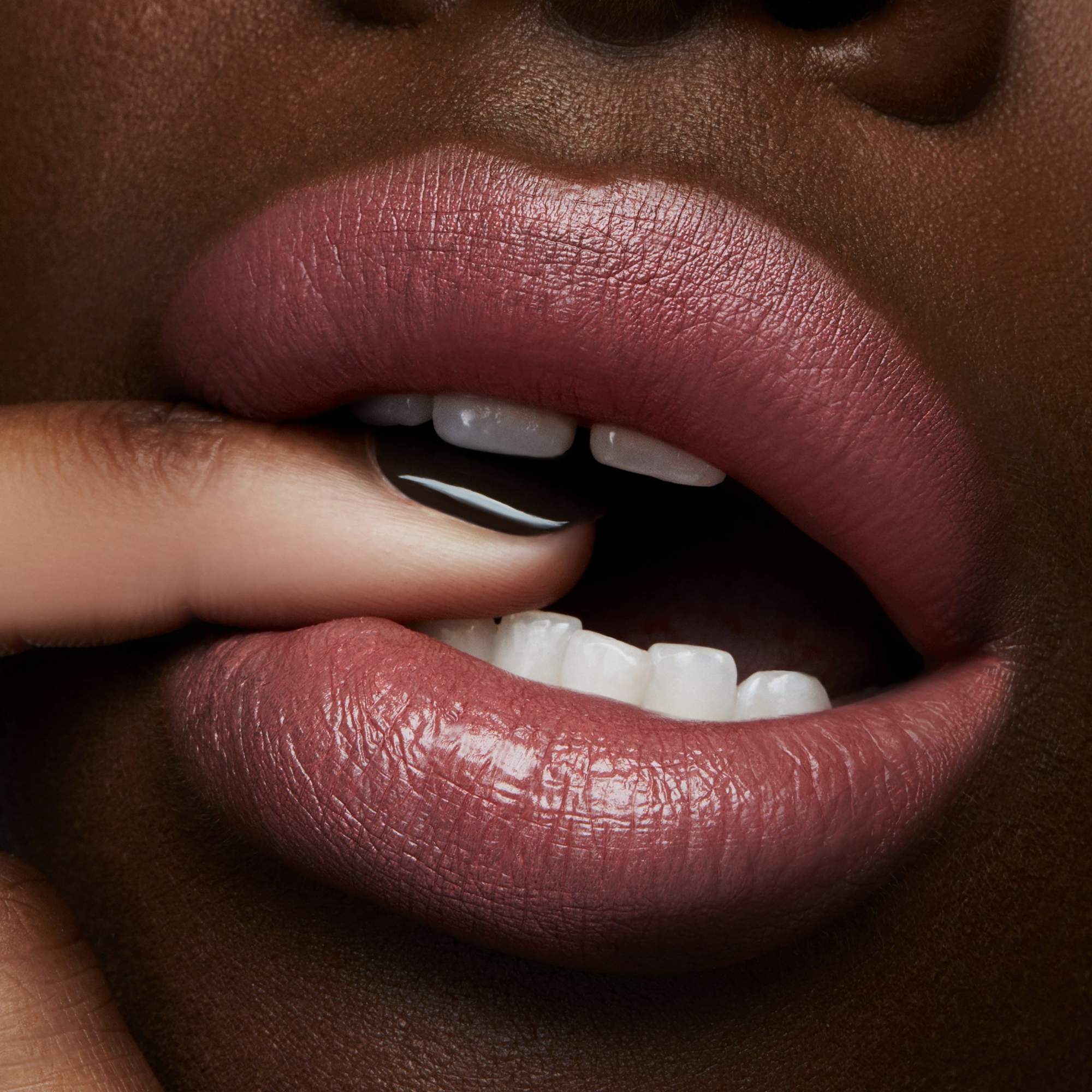 Помада для губ MAC Губная помада Love Me Lipstick