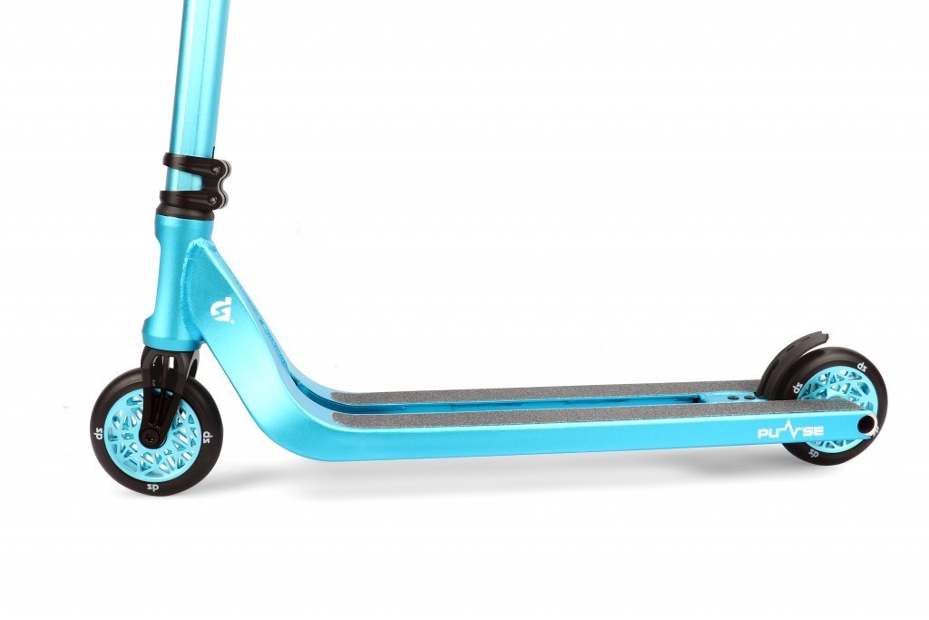 Drive scooters v2. Дека drive scooters v2. драйв скутерс пульс трюковой самокат. драйв скутер парк в2 хром. электросамокат drive.
