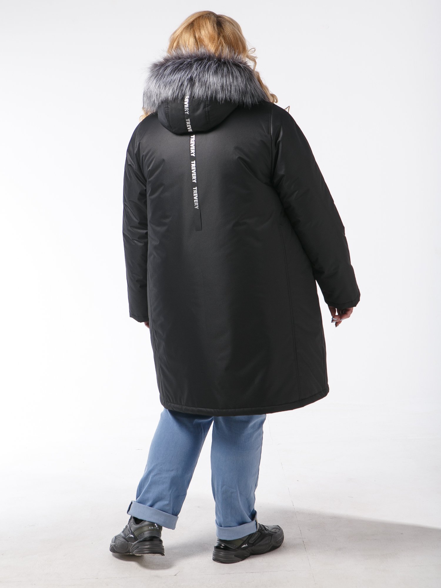 Пальто женское TreVery 83824 черное 74 RU