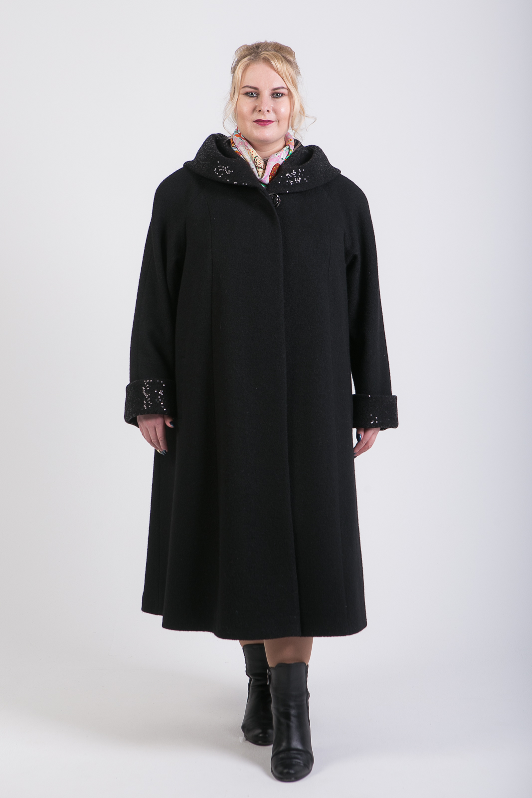 Пальто женское TreVery 64325 черное 76 RU